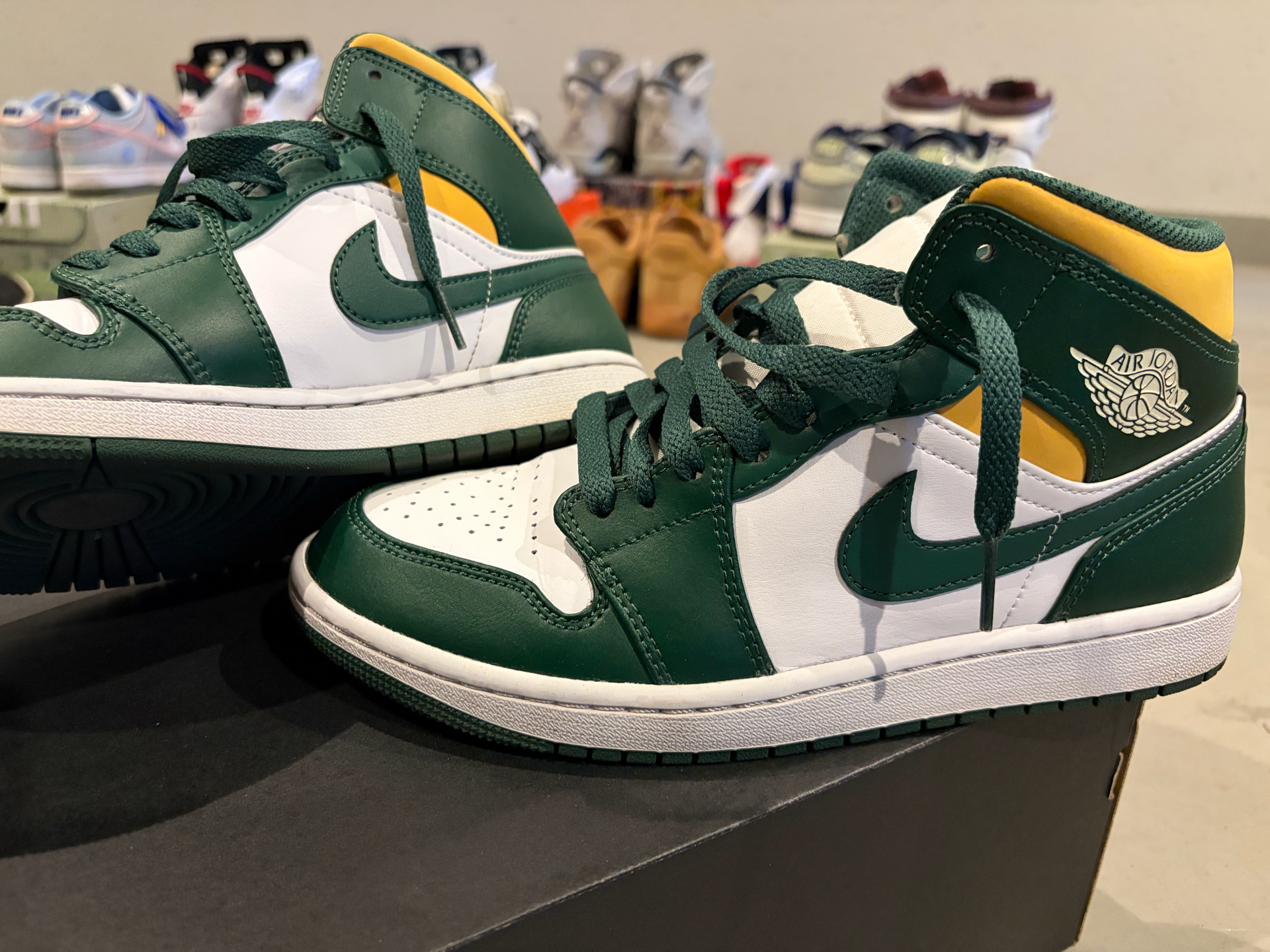 Nike Air Jordan 1 Mid "Seattle Supersonics"