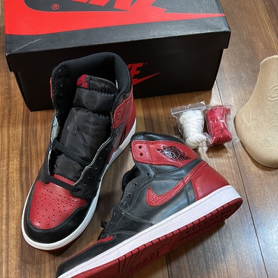 Nike Air Jordan 1 Retro High OG "Bred/Banned" (2016)