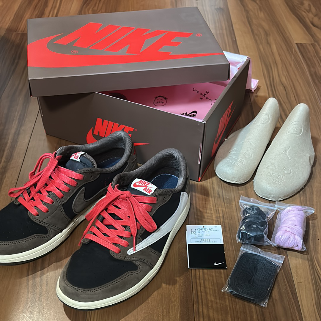 Travis Scott × Nike Air Jordan 1 Low OG SP-T "Black/Dark Mocha"