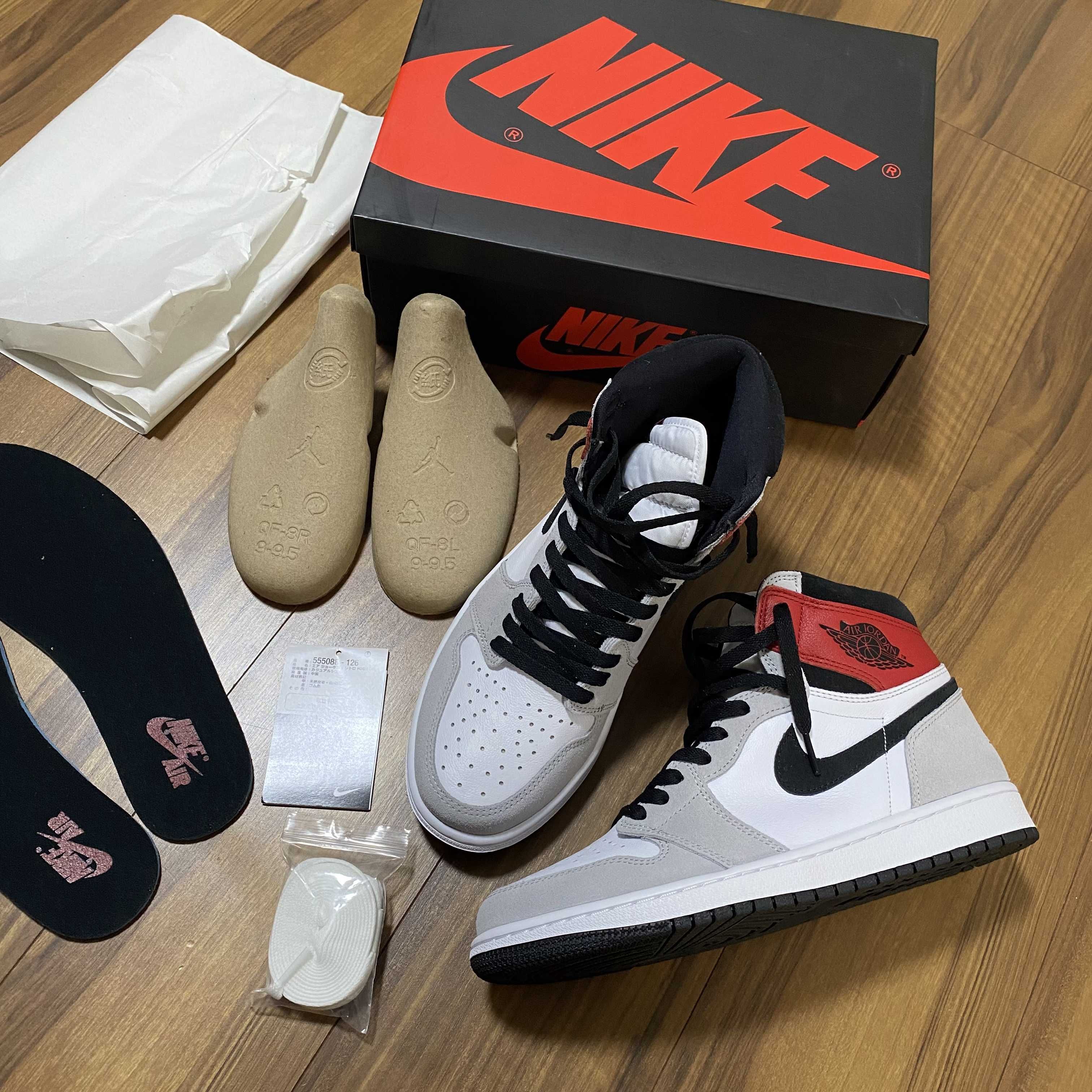 Nike Air Jordan 1 High OG "White/Black/Light Smoke Grey"