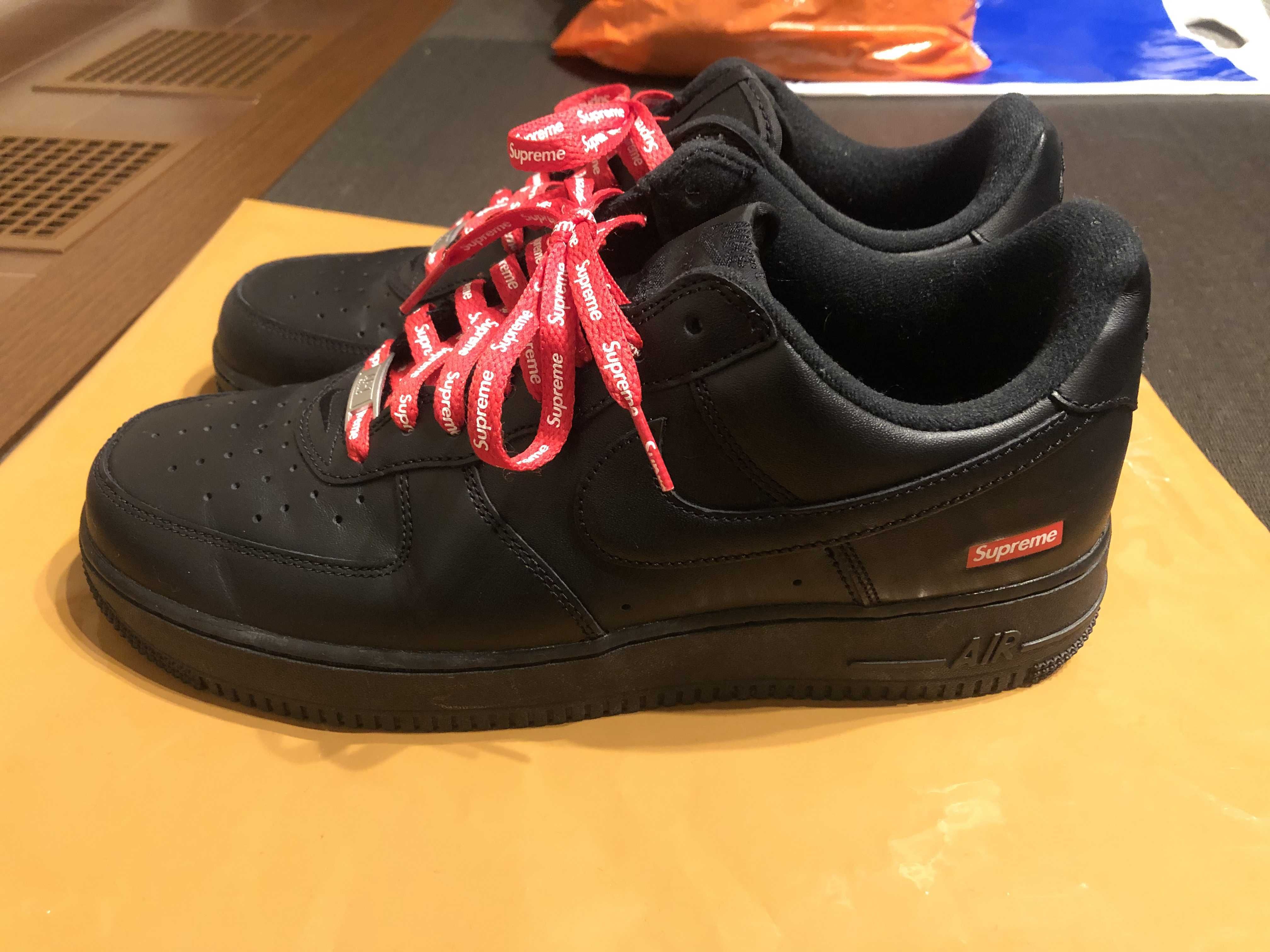 Supreme × Nike Air Force 1 Low "Black"