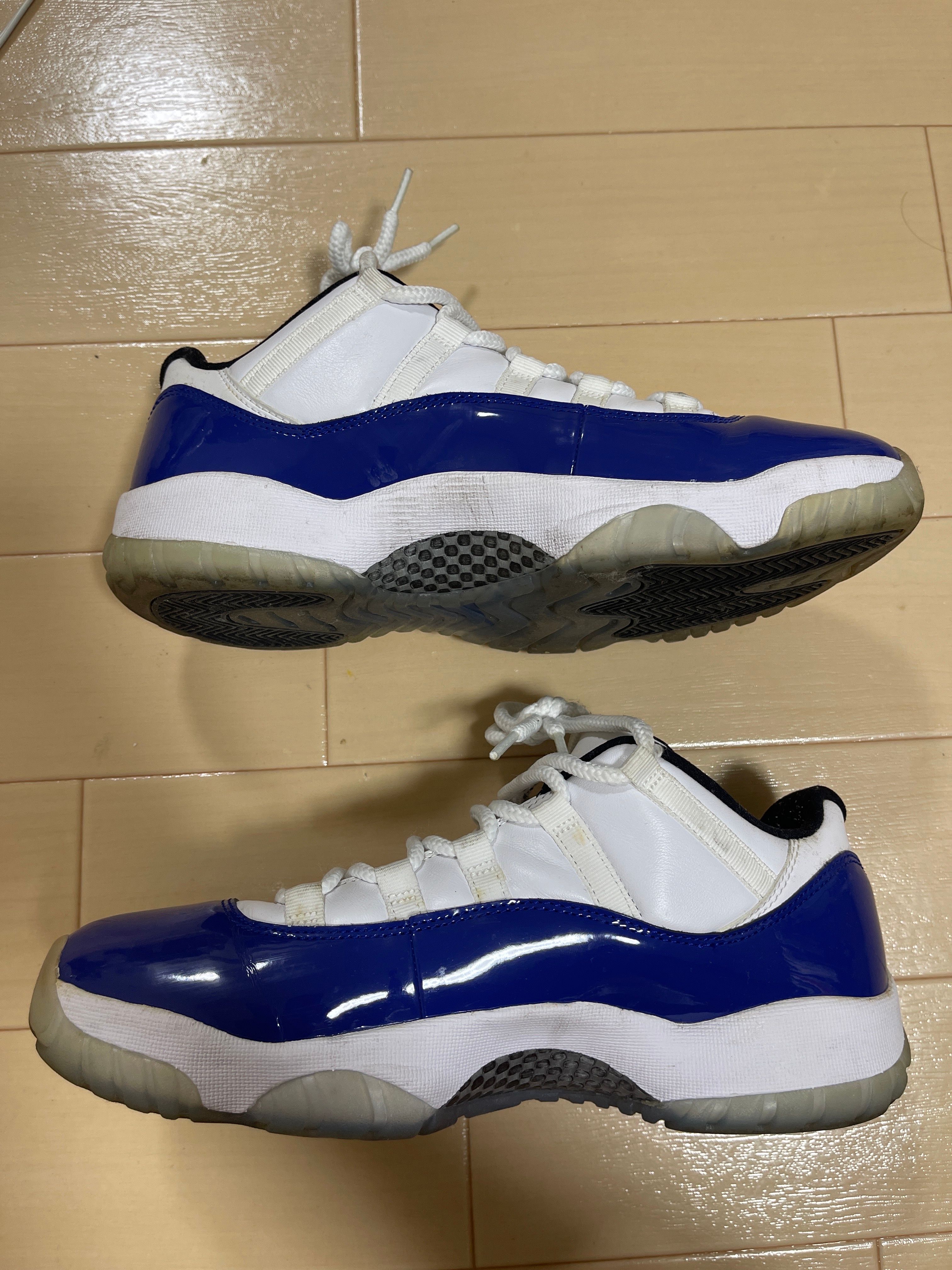 NIKE Women's AIR JORDAN 11 LOW "CONCORD SKETCH"