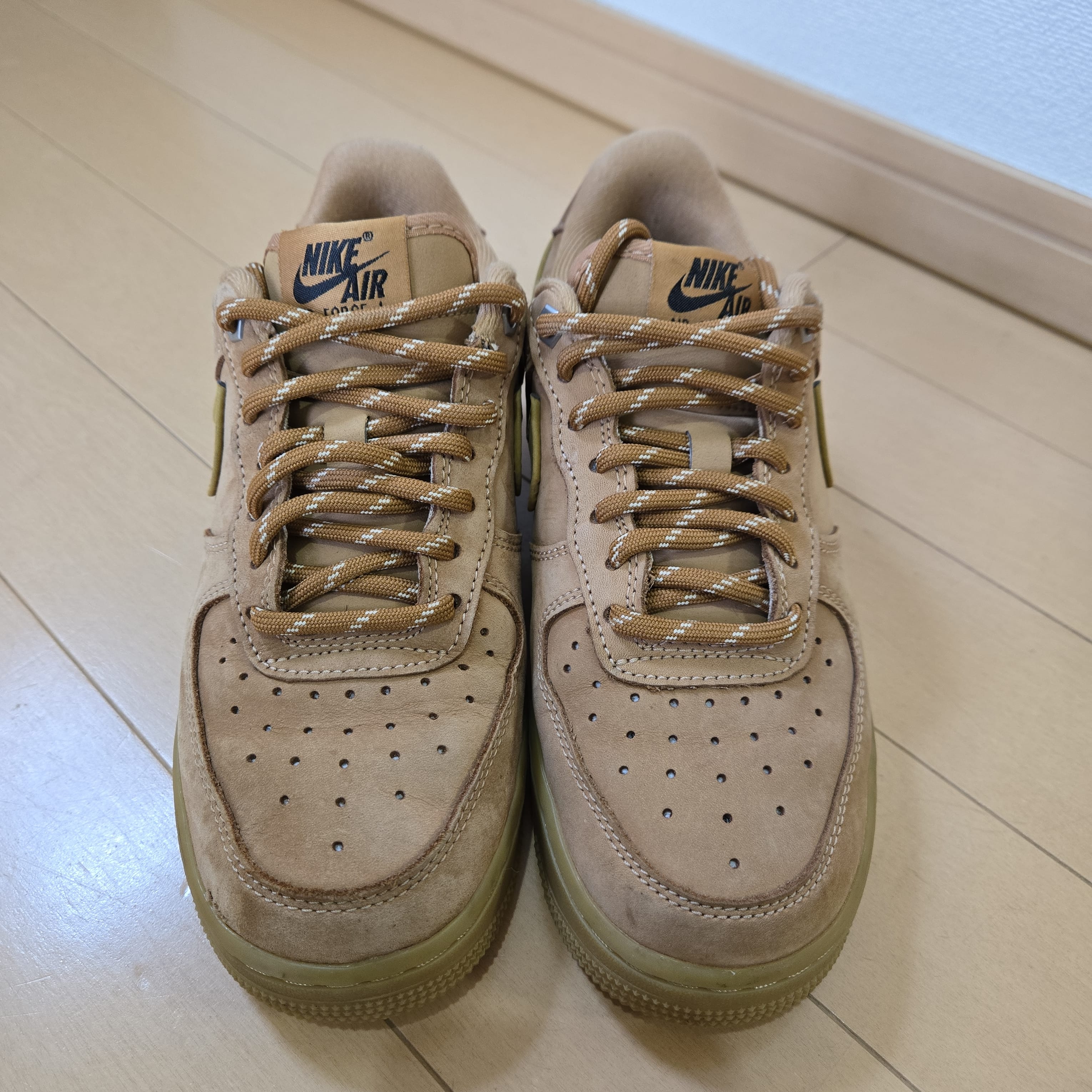 ナイキ ウィメンズ エアフォース1 '07 WB "フラックス/ウィートガム"