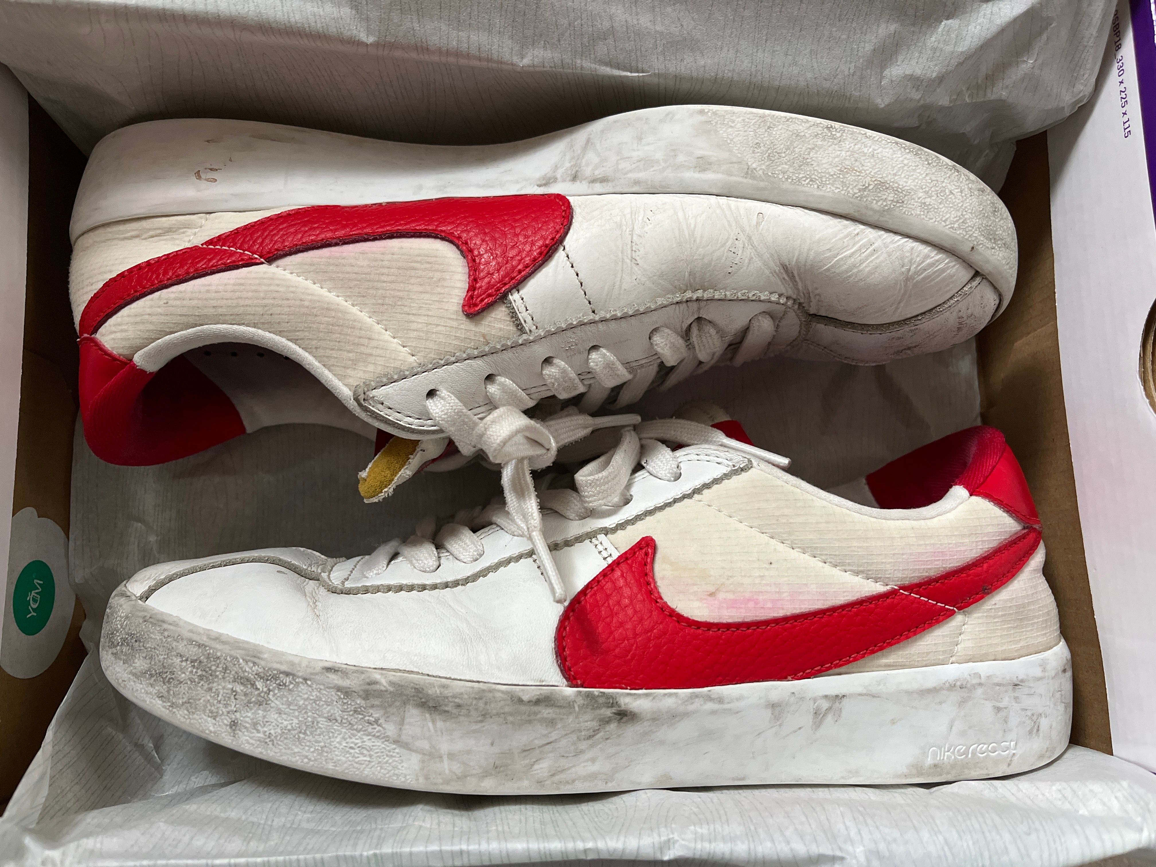 ナイキ SB ブルイン リアクト "サミット ホワイト/ユニバーシティ レッド"