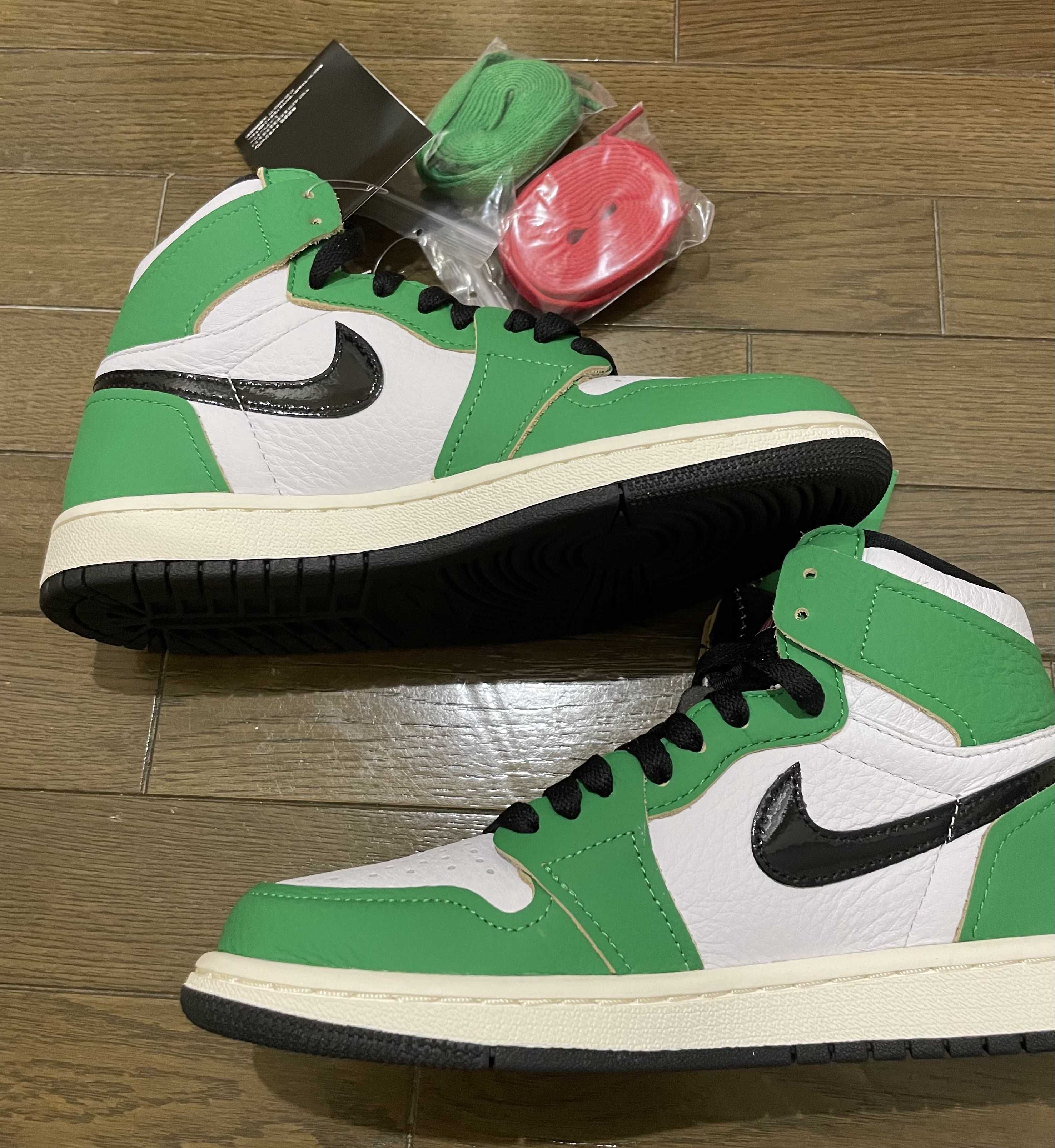 Nike Women's Air Jordan 1 High OG "Lucky Green/White-Sail-Black"   