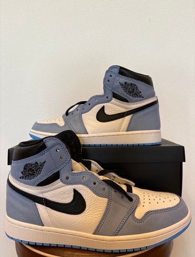 Nike Air Jordan 1 High OG "University Blue"