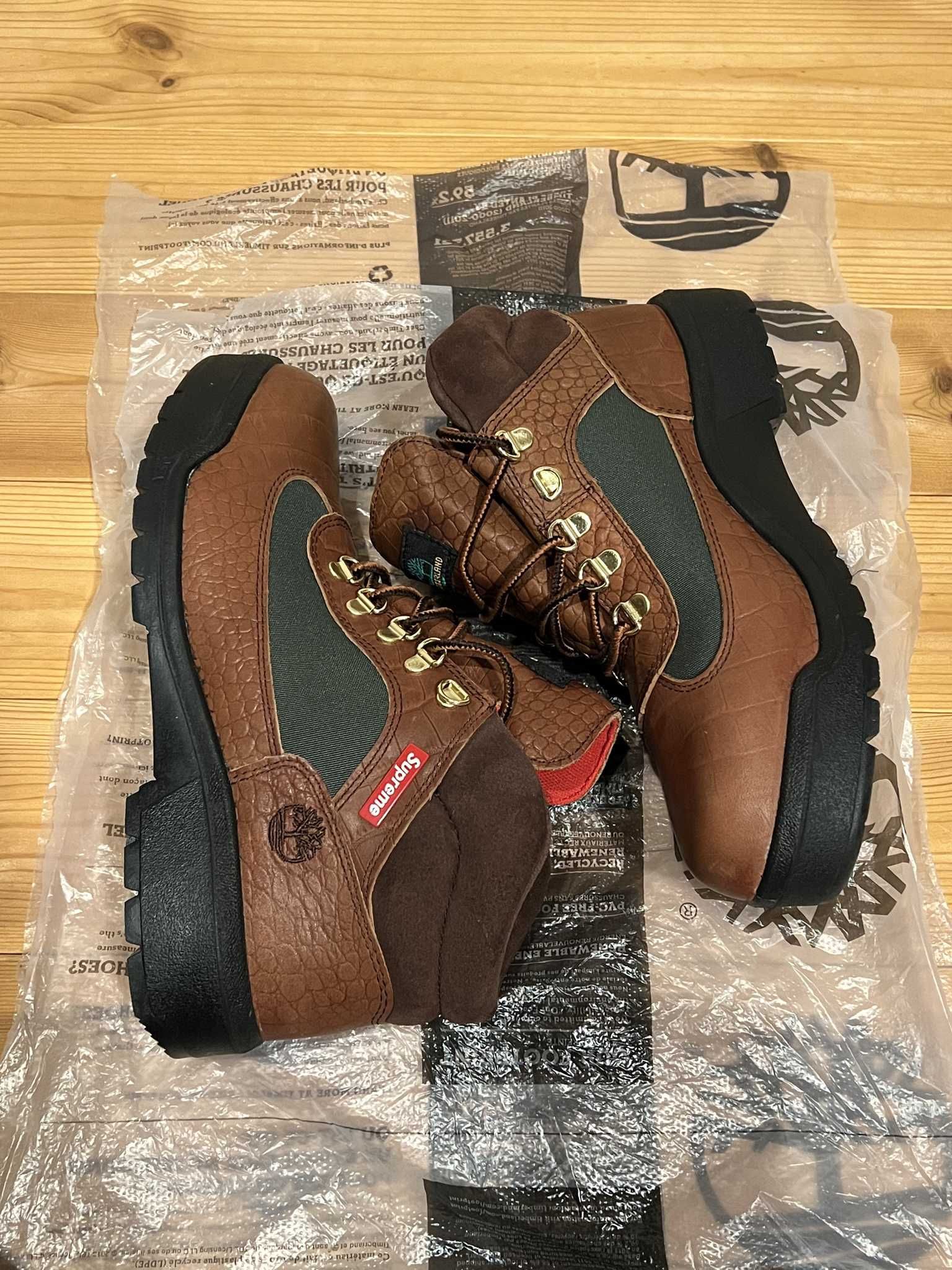 Supreme × Timberland Field Boot "Brown"