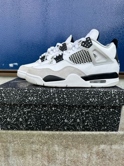 Nike Air Jordan 4 "Military Black"