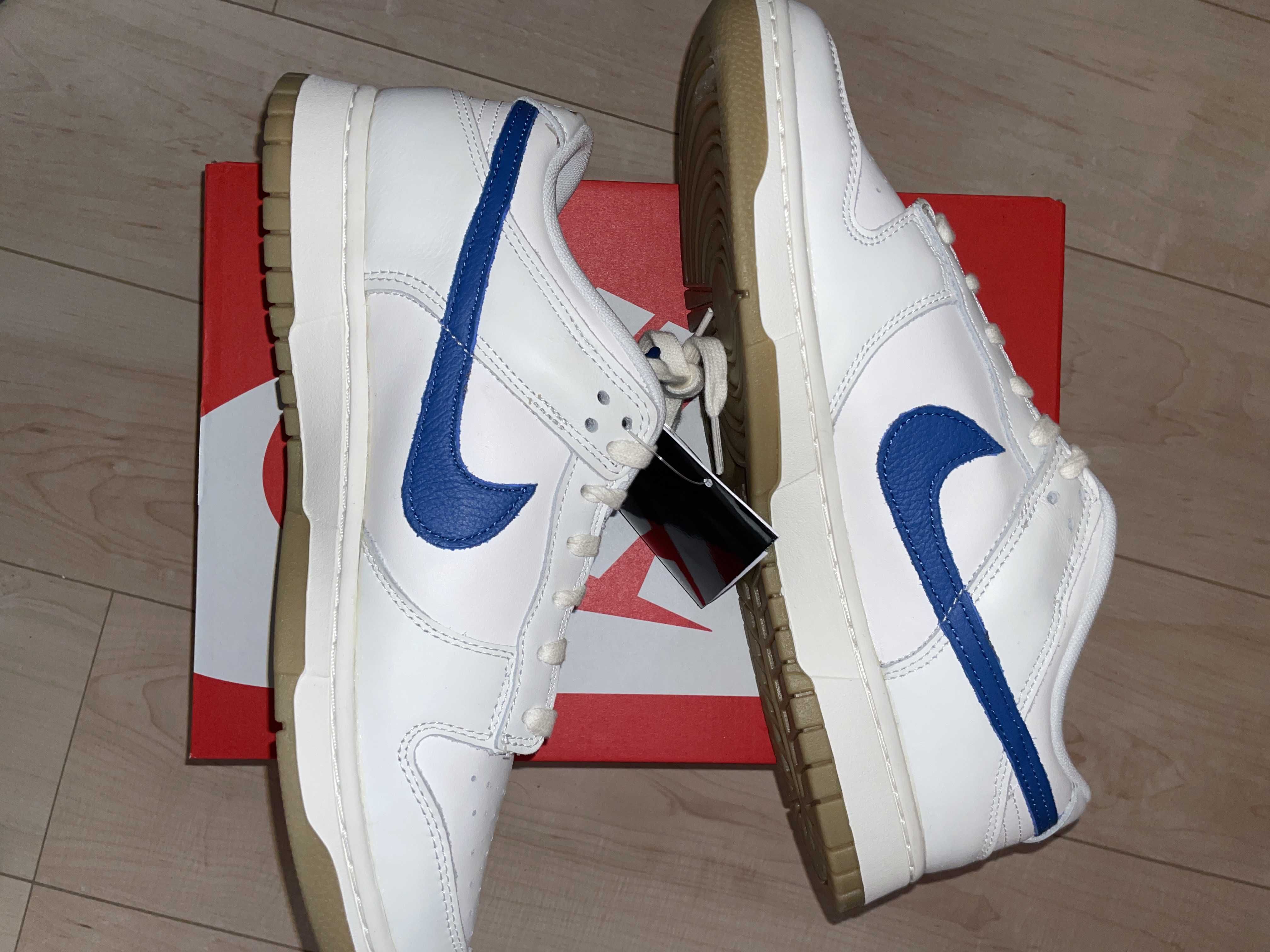 Nike Dunk Low SE "Royal and Gum"