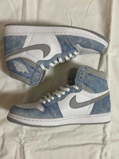 Nike Air Jordan 1 High OG "Hyper Royal"