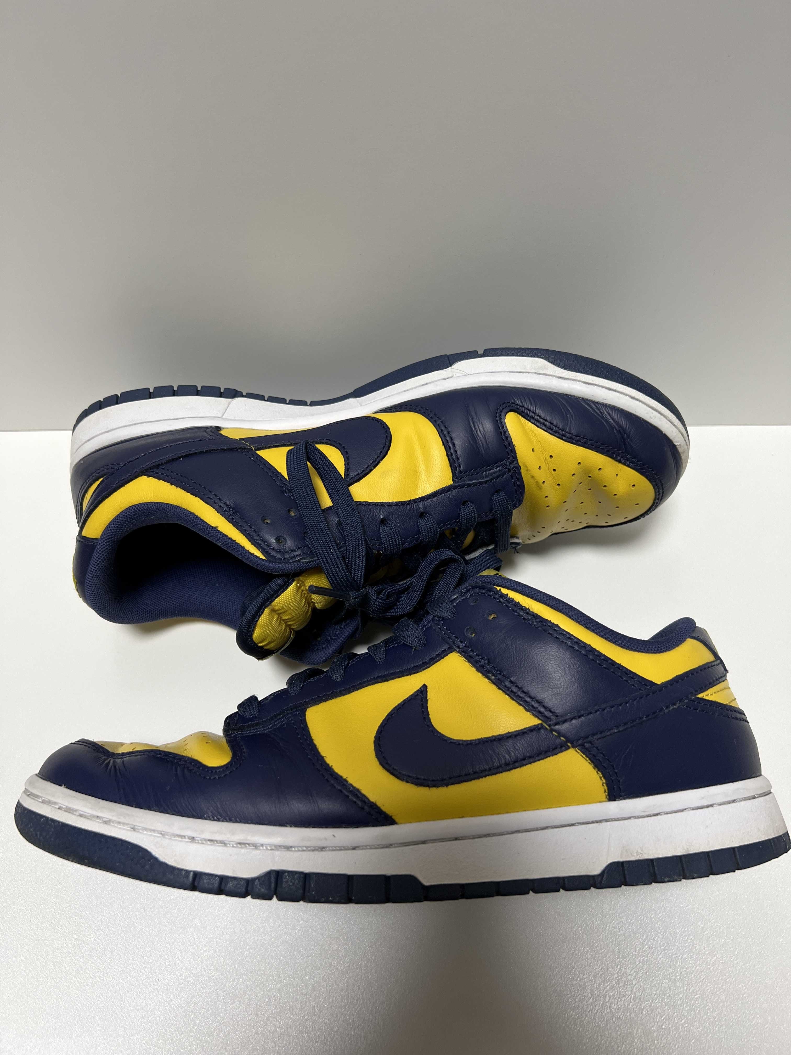 Nike Dunk Low "Michigan"