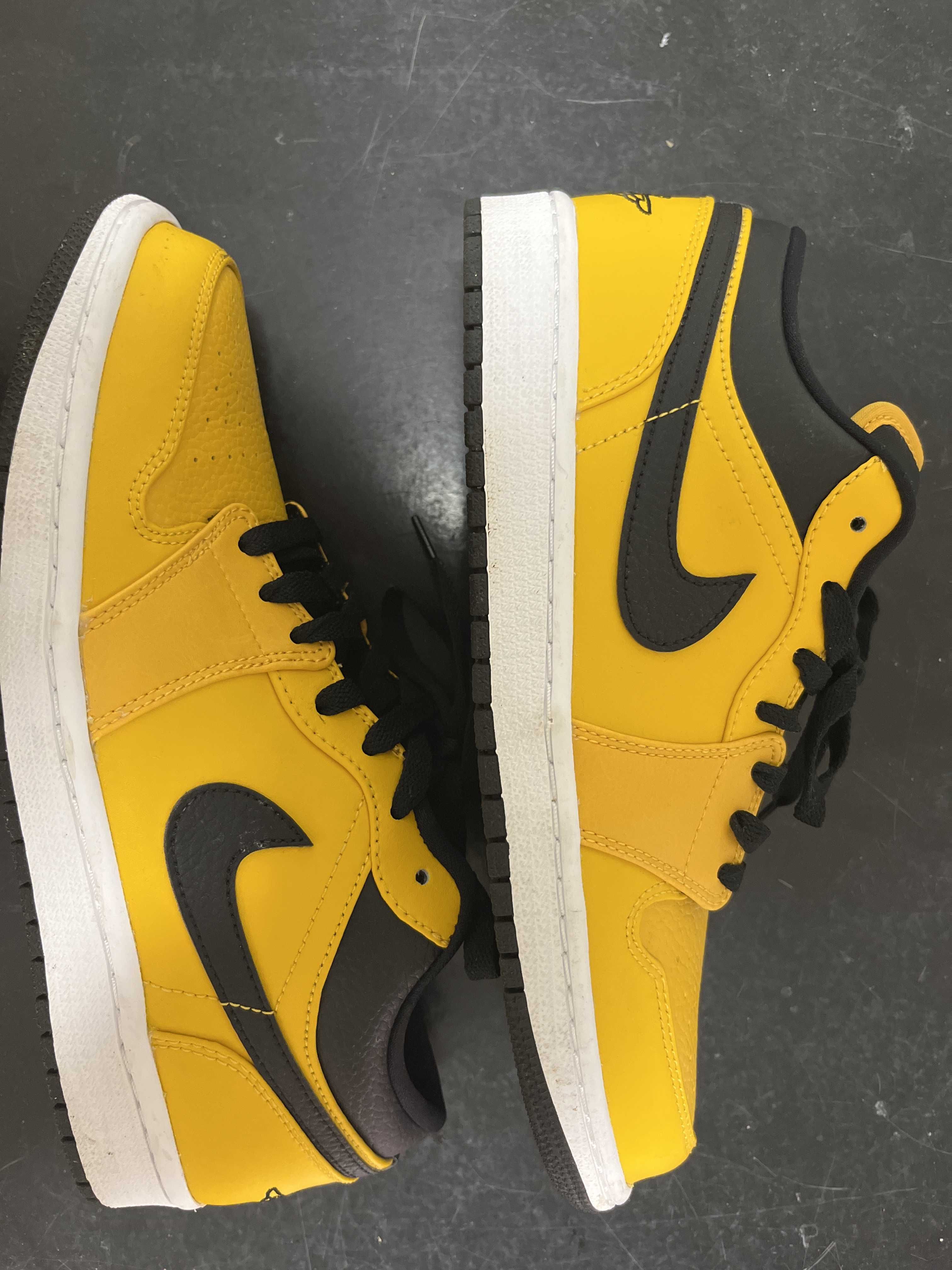 NIKE AIR JORDAN 1 LOW "UNIVERSITY GOLD"