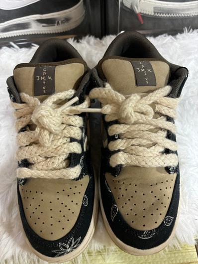 Travis Scott × Nike SB Dunk Low "Black/Parachute Beige"