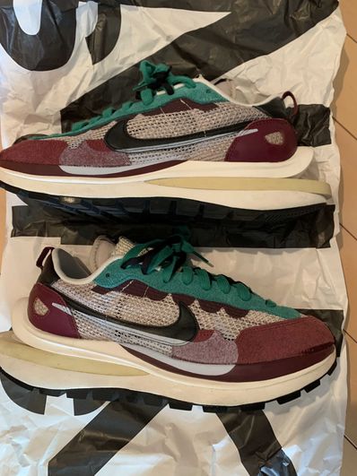 sacai × Nike Vapor Waffle "String/Red/Green"