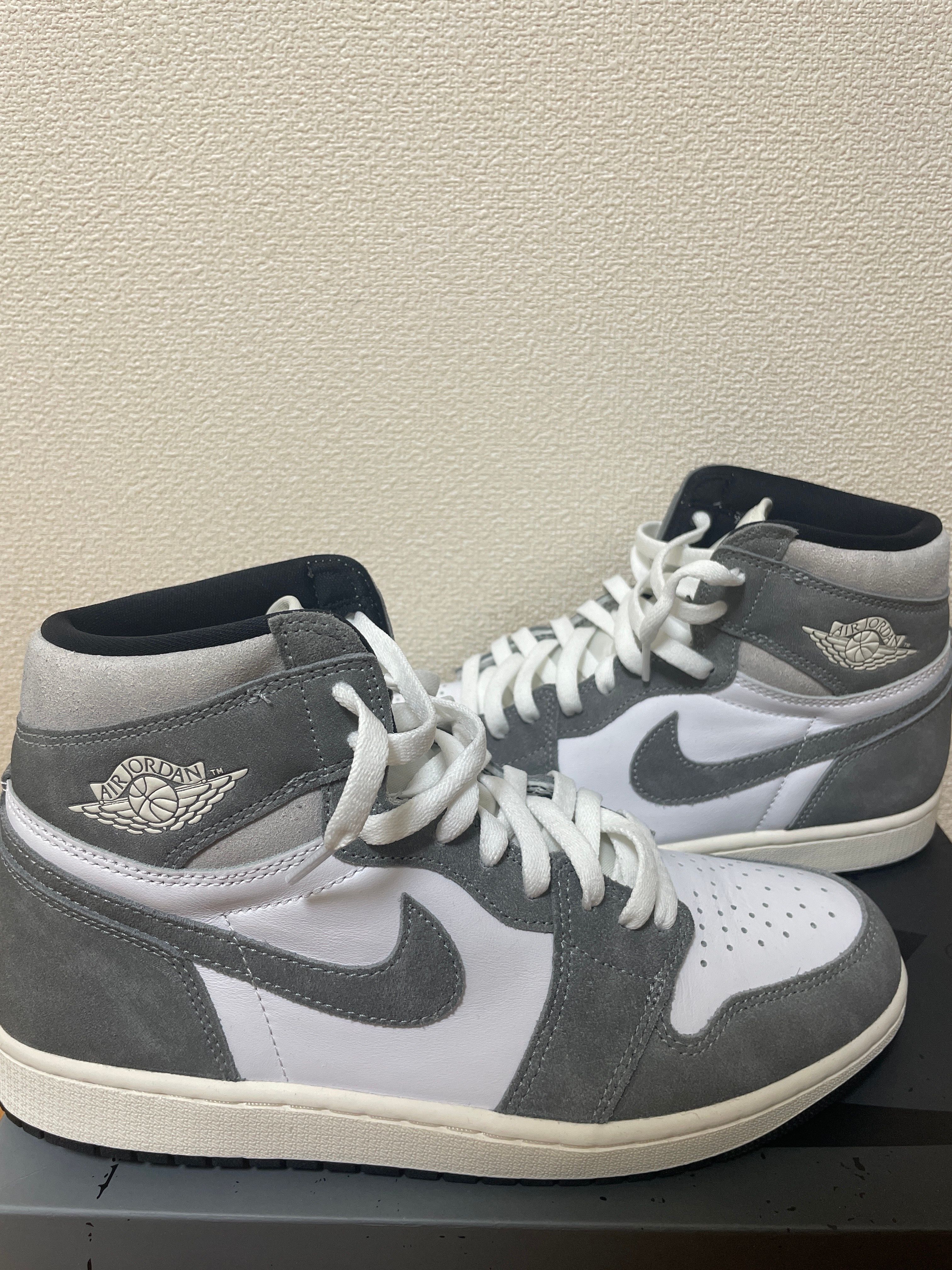 Nike Air Jordan 1 Retro High OG "Black and Smoke Grey"