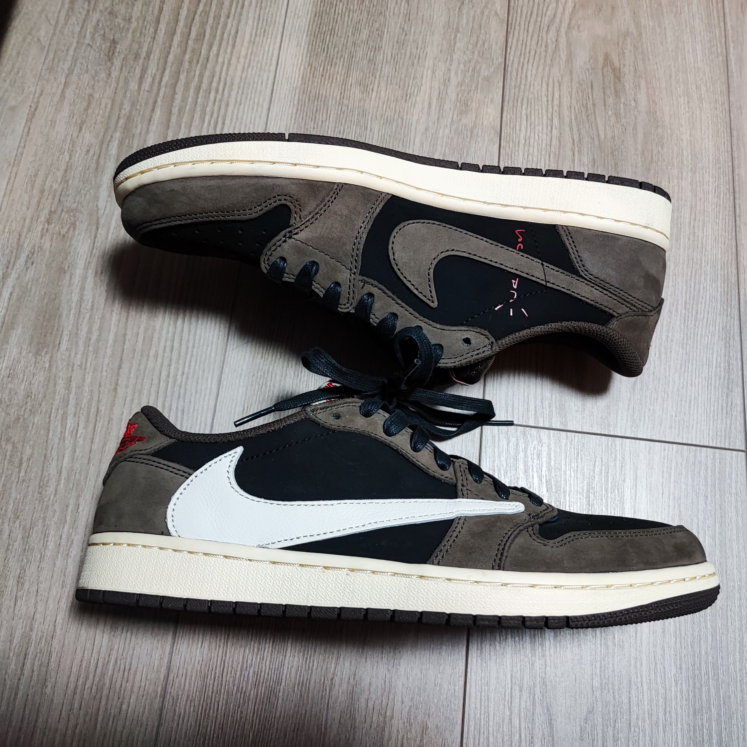 Travis Scott × Nike Air Jordan 1 Low OG SP-T  "Black/Dark Mocha"