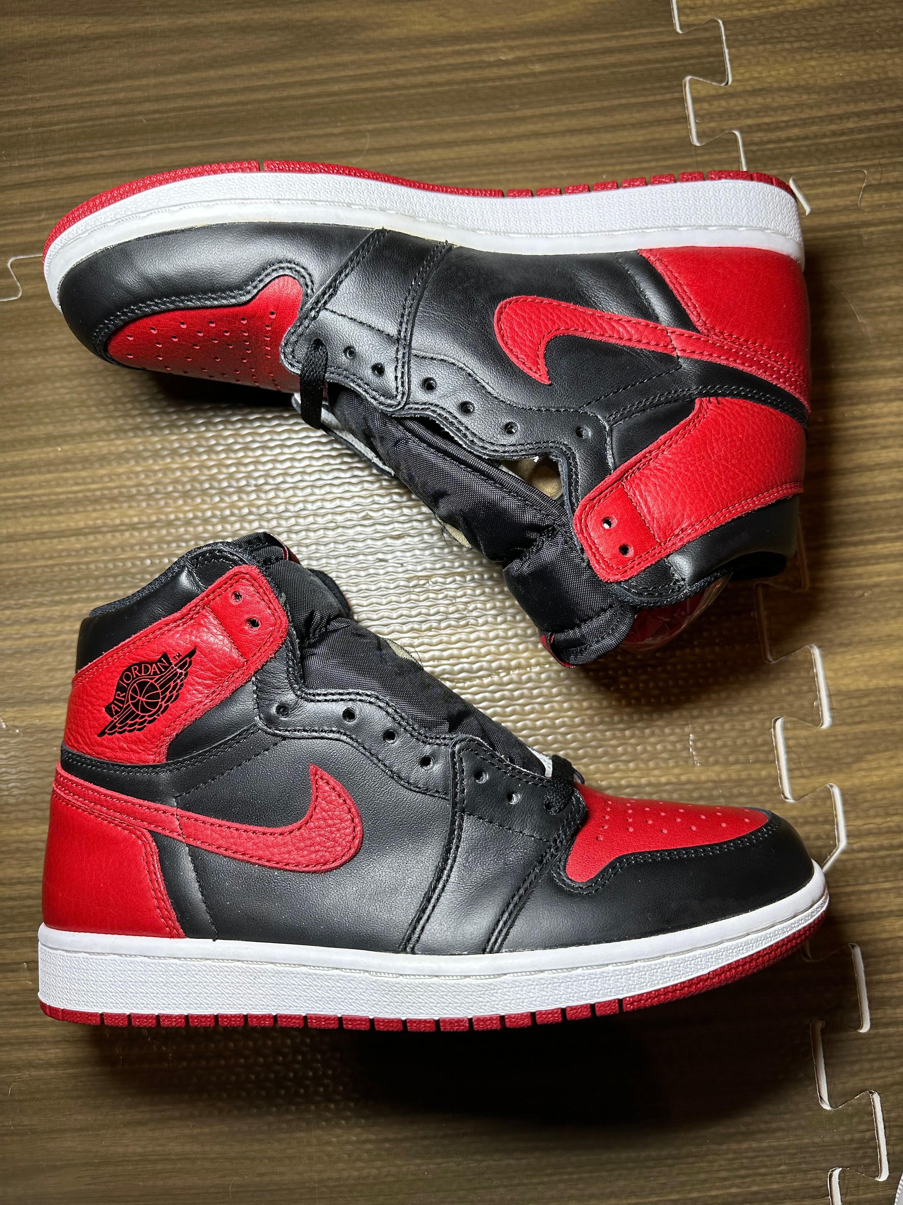 Nike Air Jordan 1 Retro High OG "Bred/Banned" (2016)