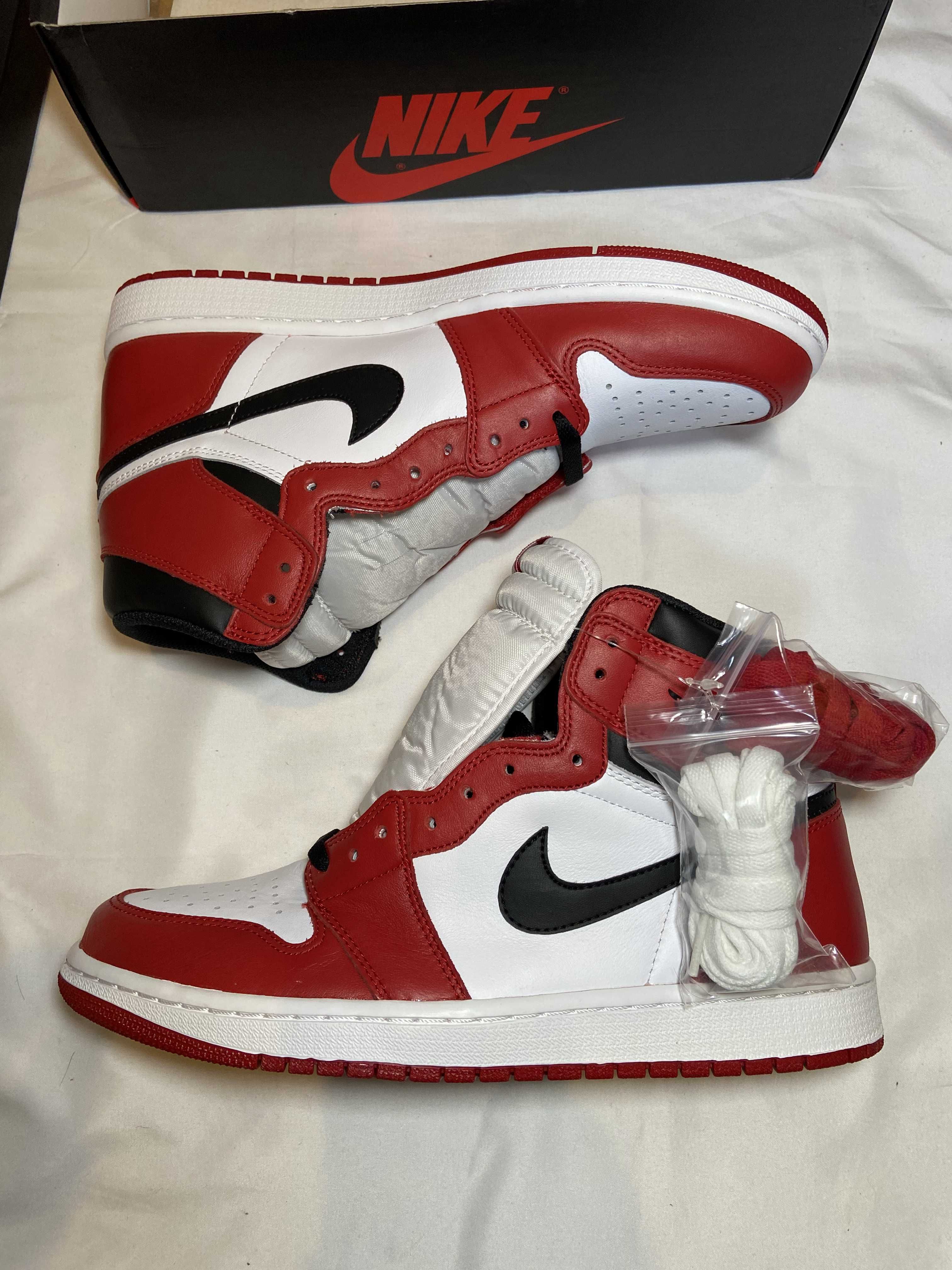 Nike Air Jordan 1 Retro High "Chicago" (2015)