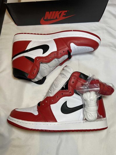 Nike Air Jordan 1 Retro High "Chicago" (2015)