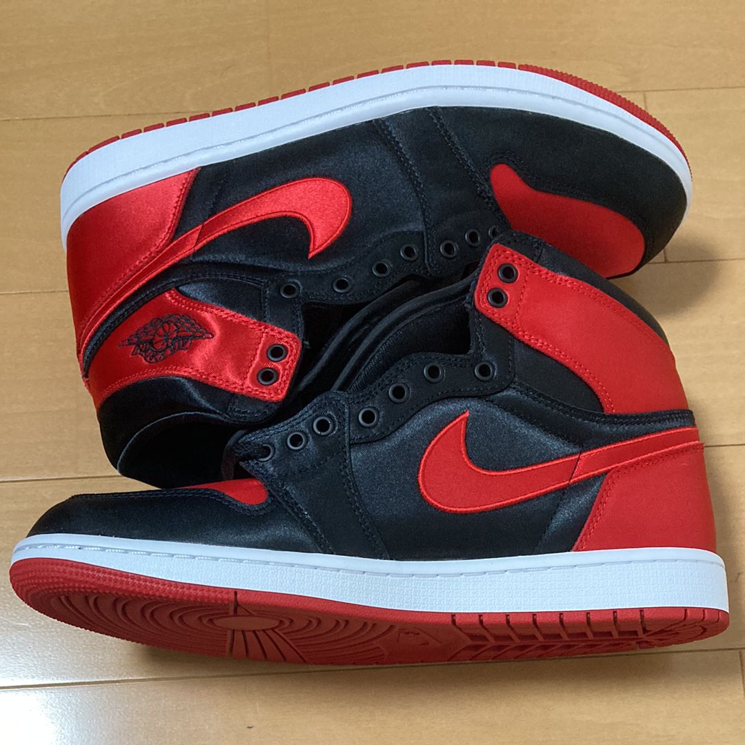 Nike Women's Air Jordan 1 Retro High OG "Satin Bred"