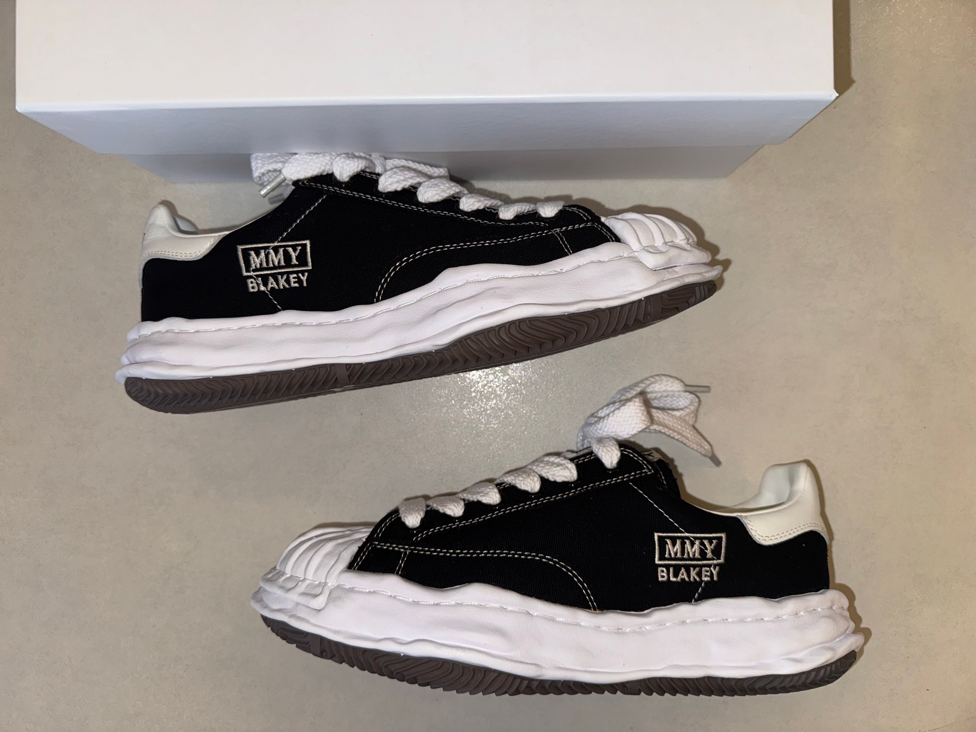 Maison MIHARA YASUHIRO BLAKEY OG Sole Canvas Low-top Sneaker "Black" (A08FW735)