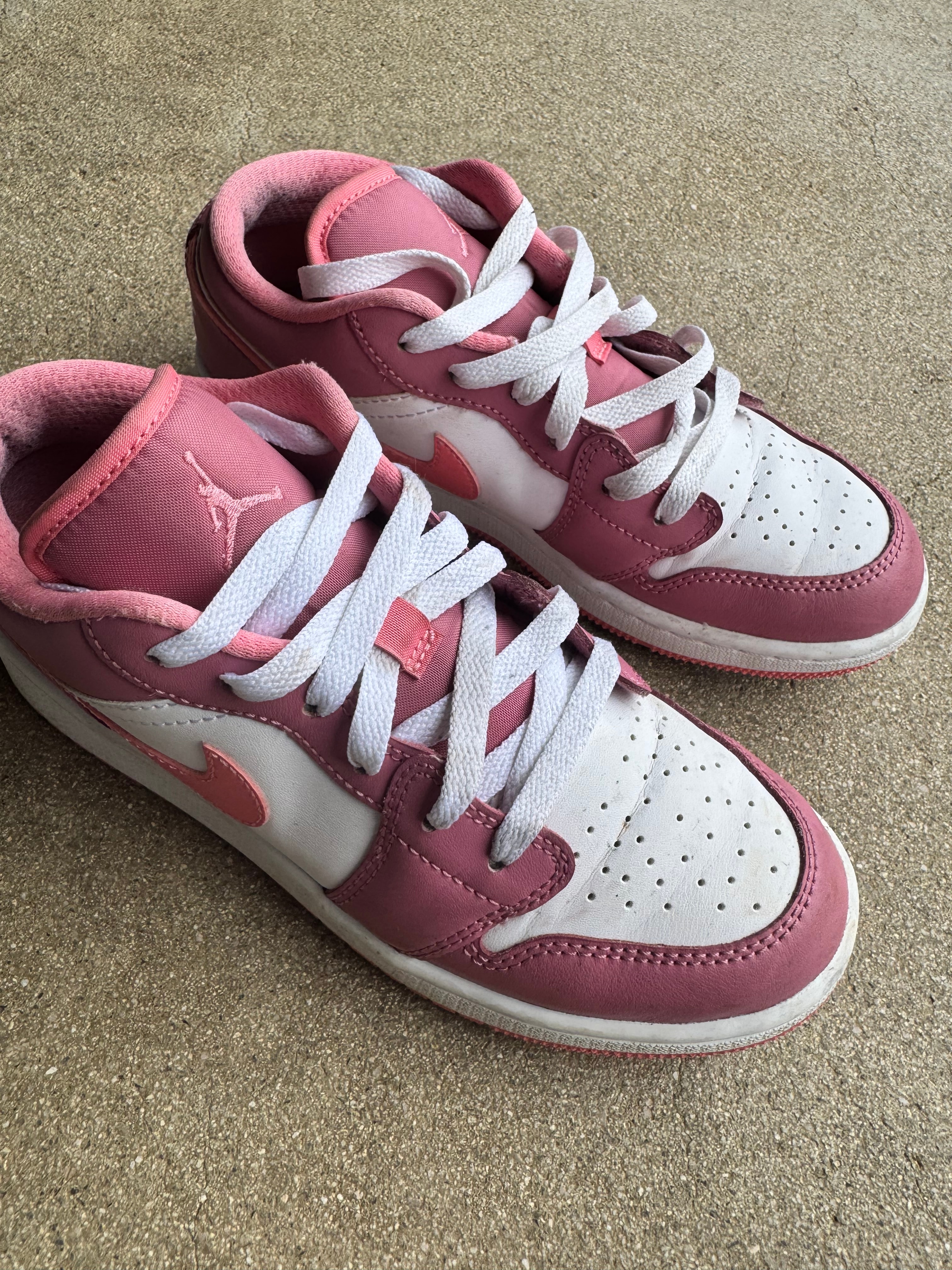 Nike GS Air Jordan 1 Low "Desert Berry/White/Coral Chalk"