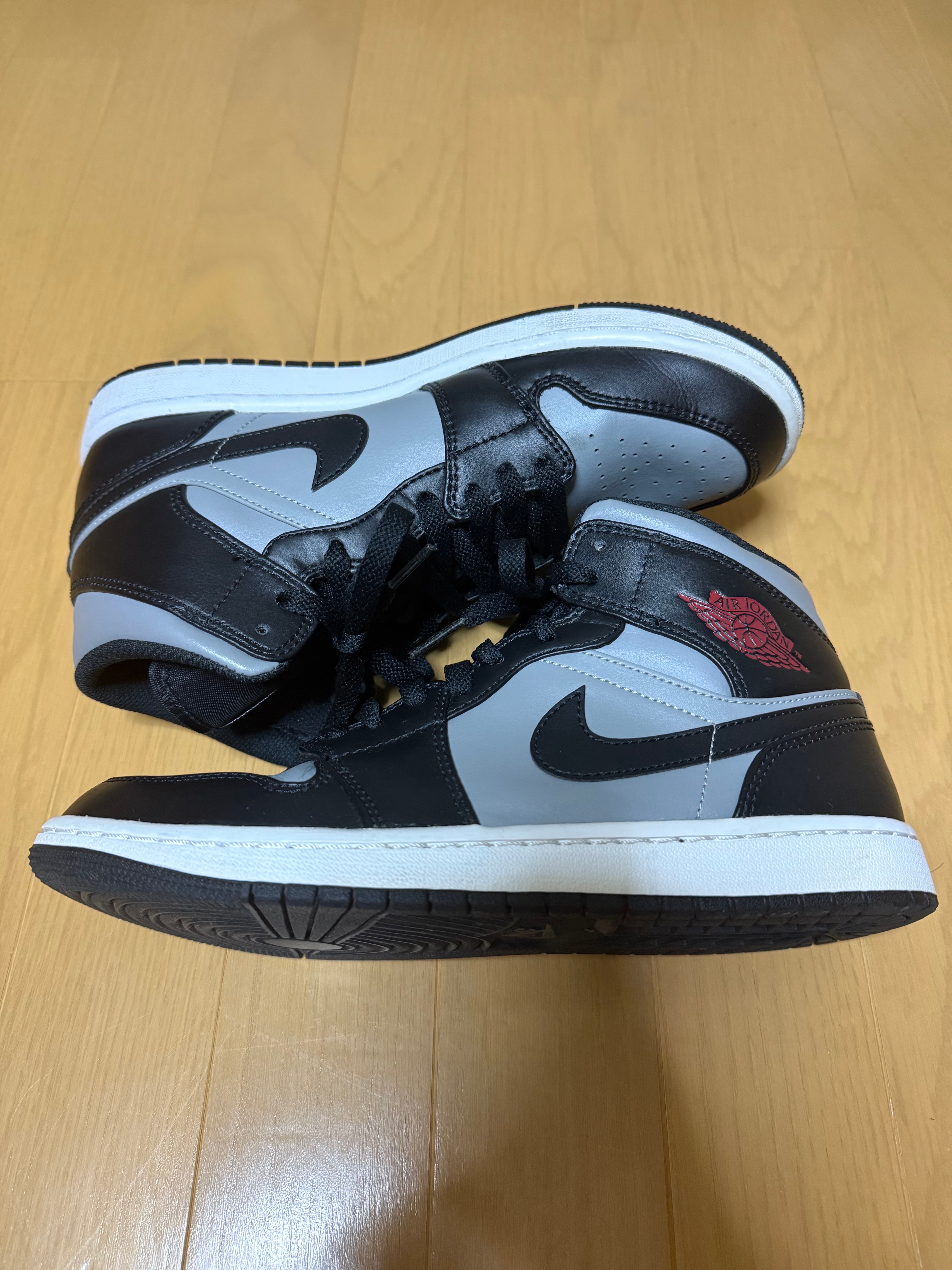 ナイキ エアジョーダン1 ミッド "シャドウ"