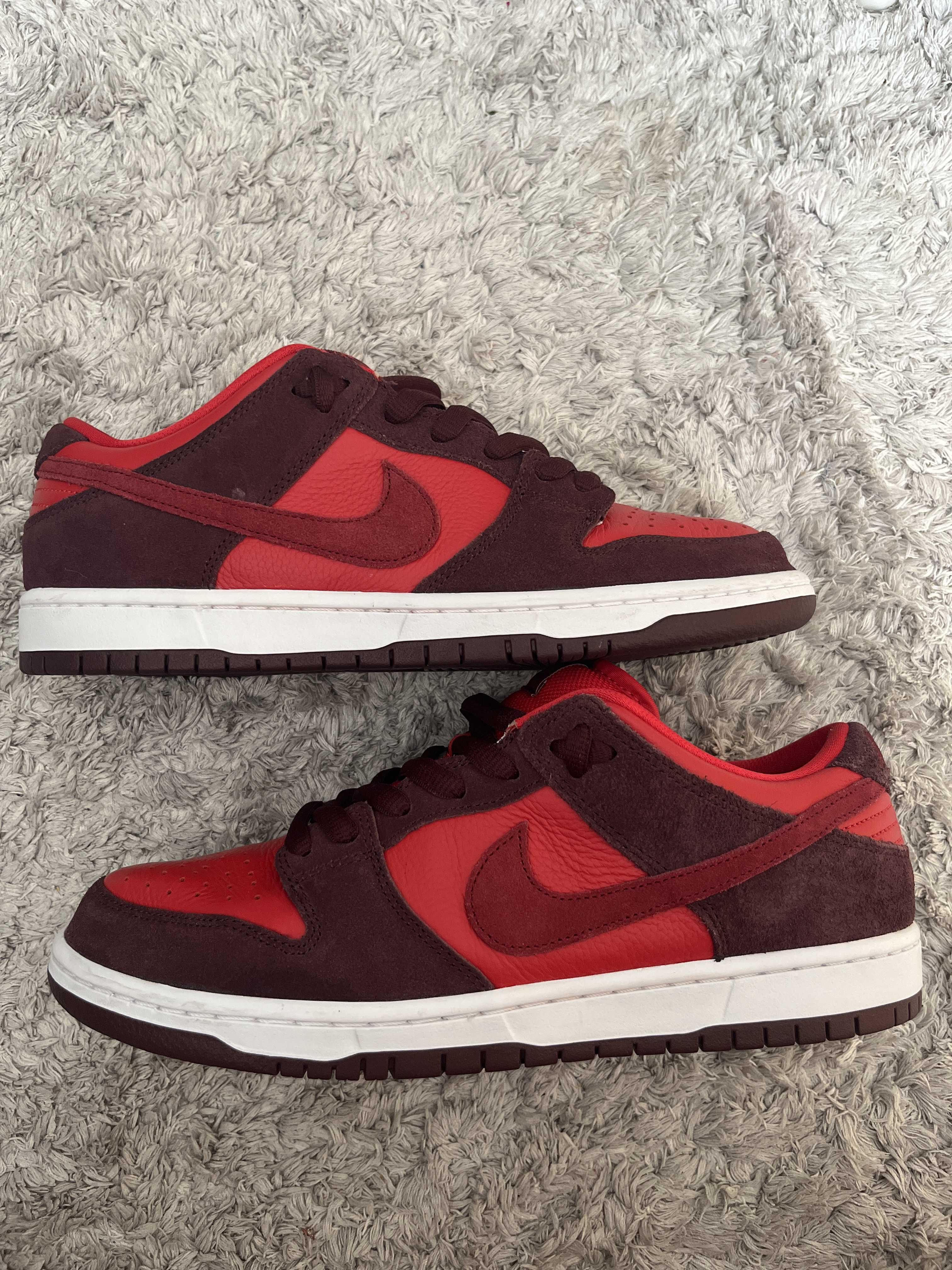Nike SB Dunk Low "Cherry"
