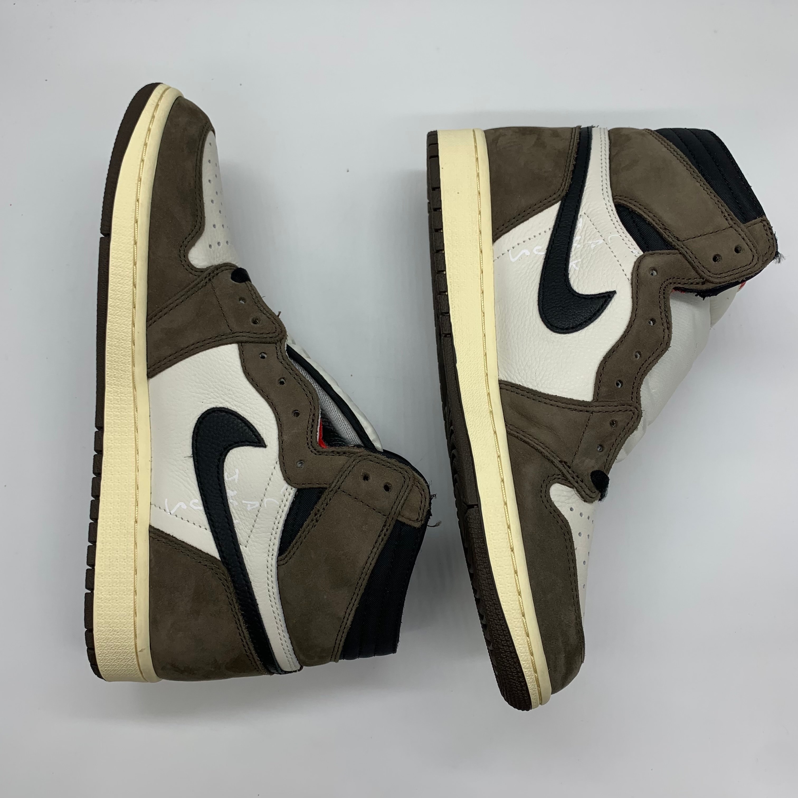 Travis Scott × Nike Air Jordan 1 Retro High OG TS SP "Sail/Dark Mocha"