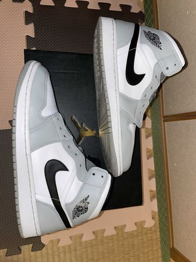 Nike Air Jordan 1 Mid "Light Smoke Grey/White/Black"