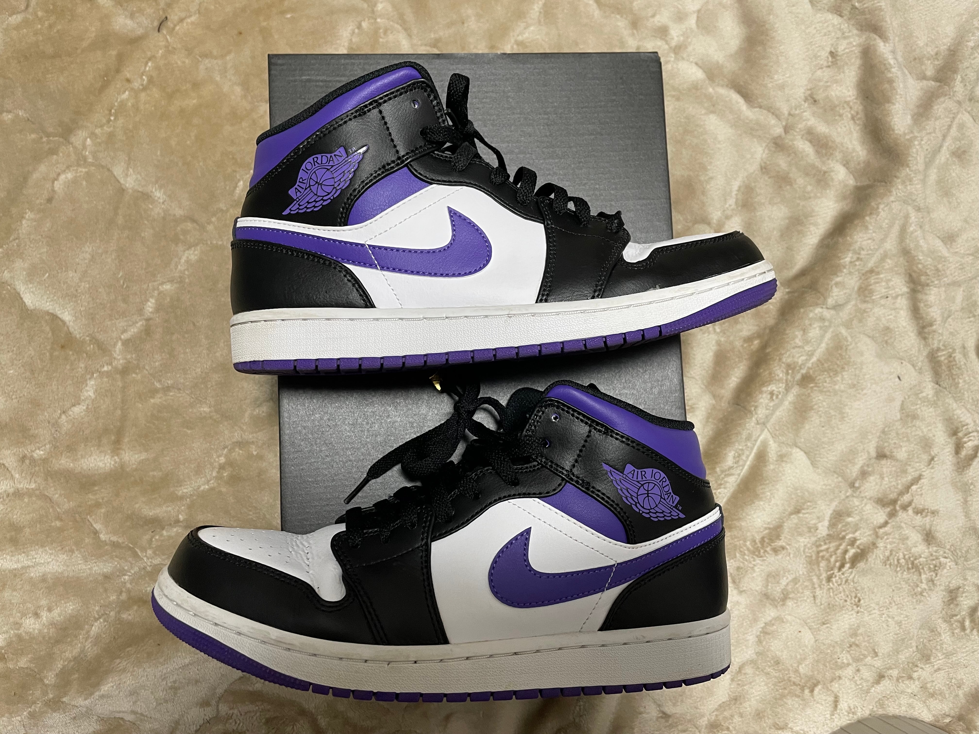 Nike Air Jordan 1 Mid "Black/Court Purple"