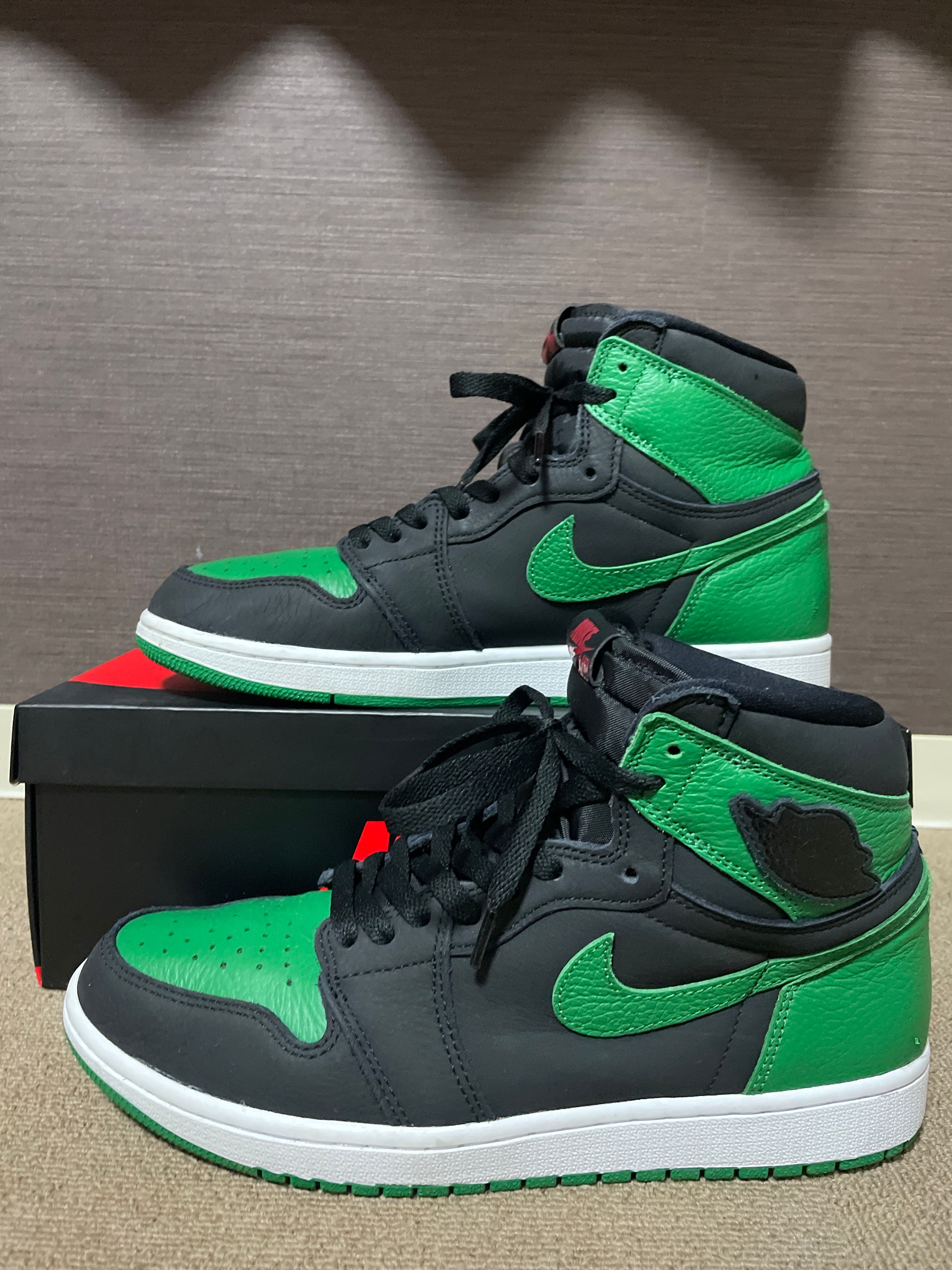 Nike Air Jordan 1 Retro High OG "Black/Pine Green" (2020)