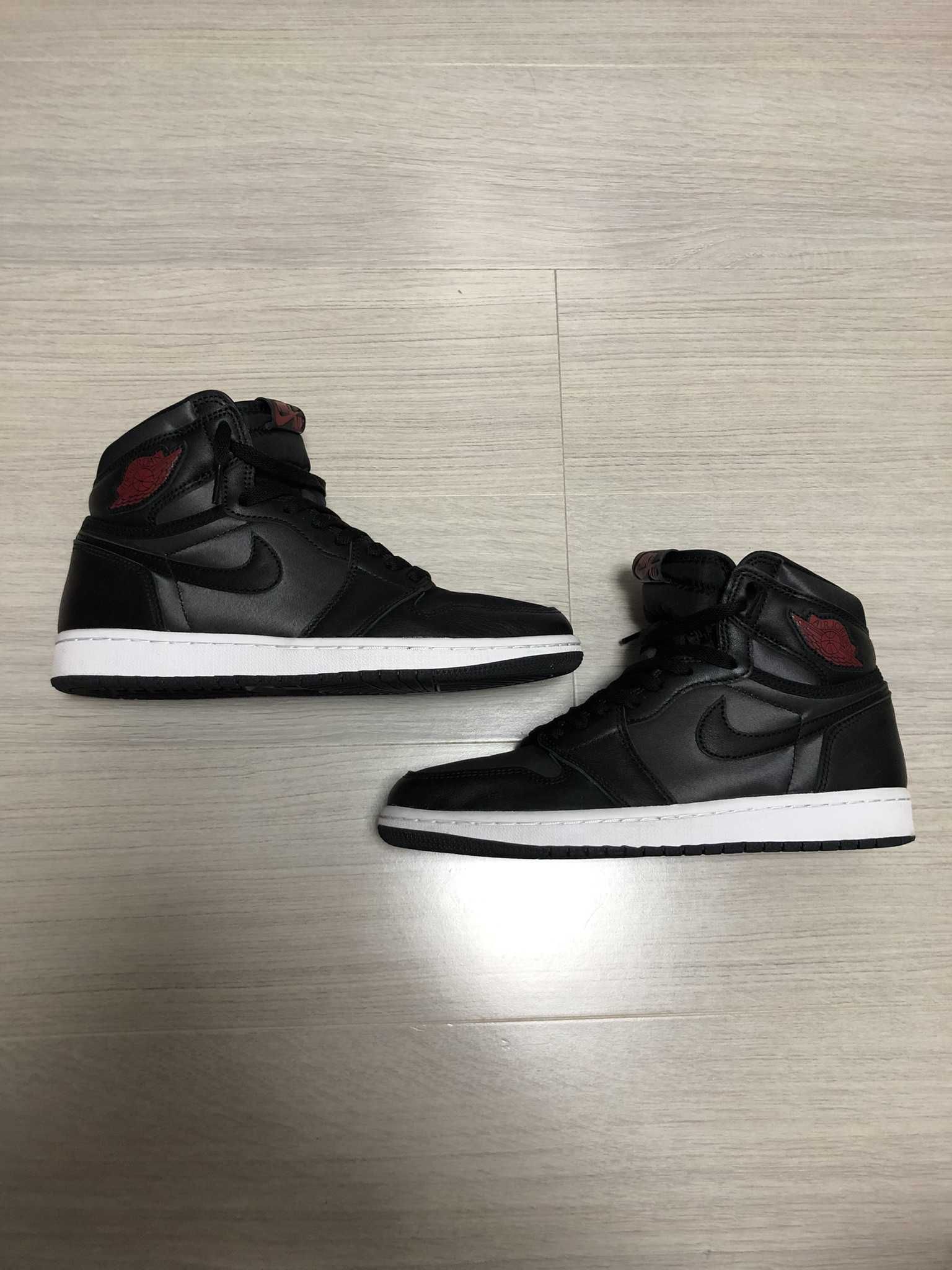 Nike Air Jordan 1 Retro High OG "Black/Metallic Silver/Gym Red"