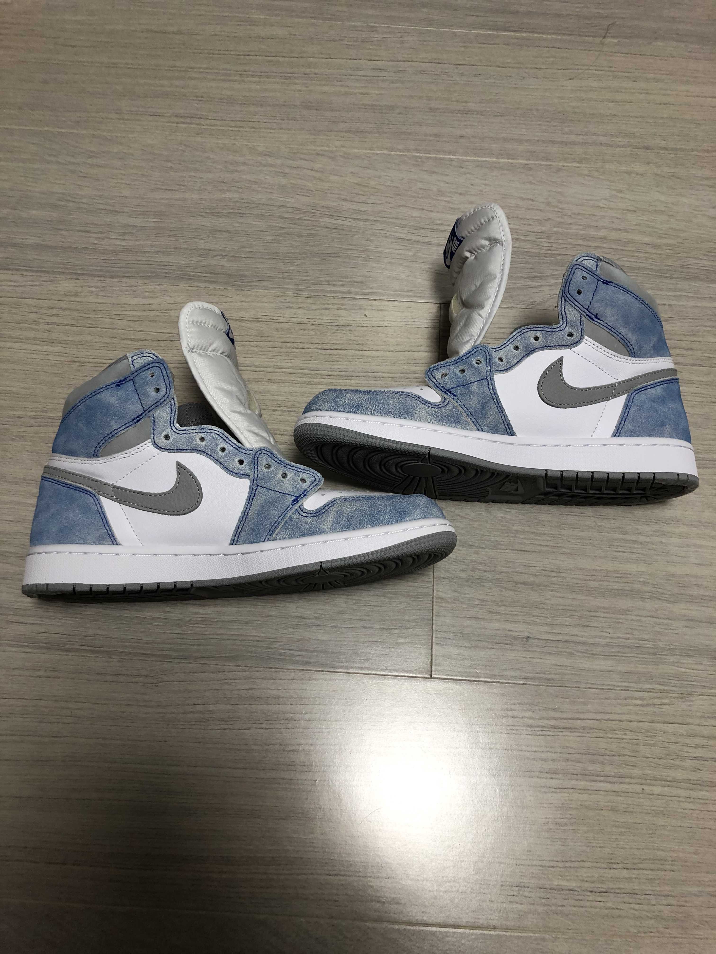 Nike Air Jordan 1 High OG "Hyper Royal"