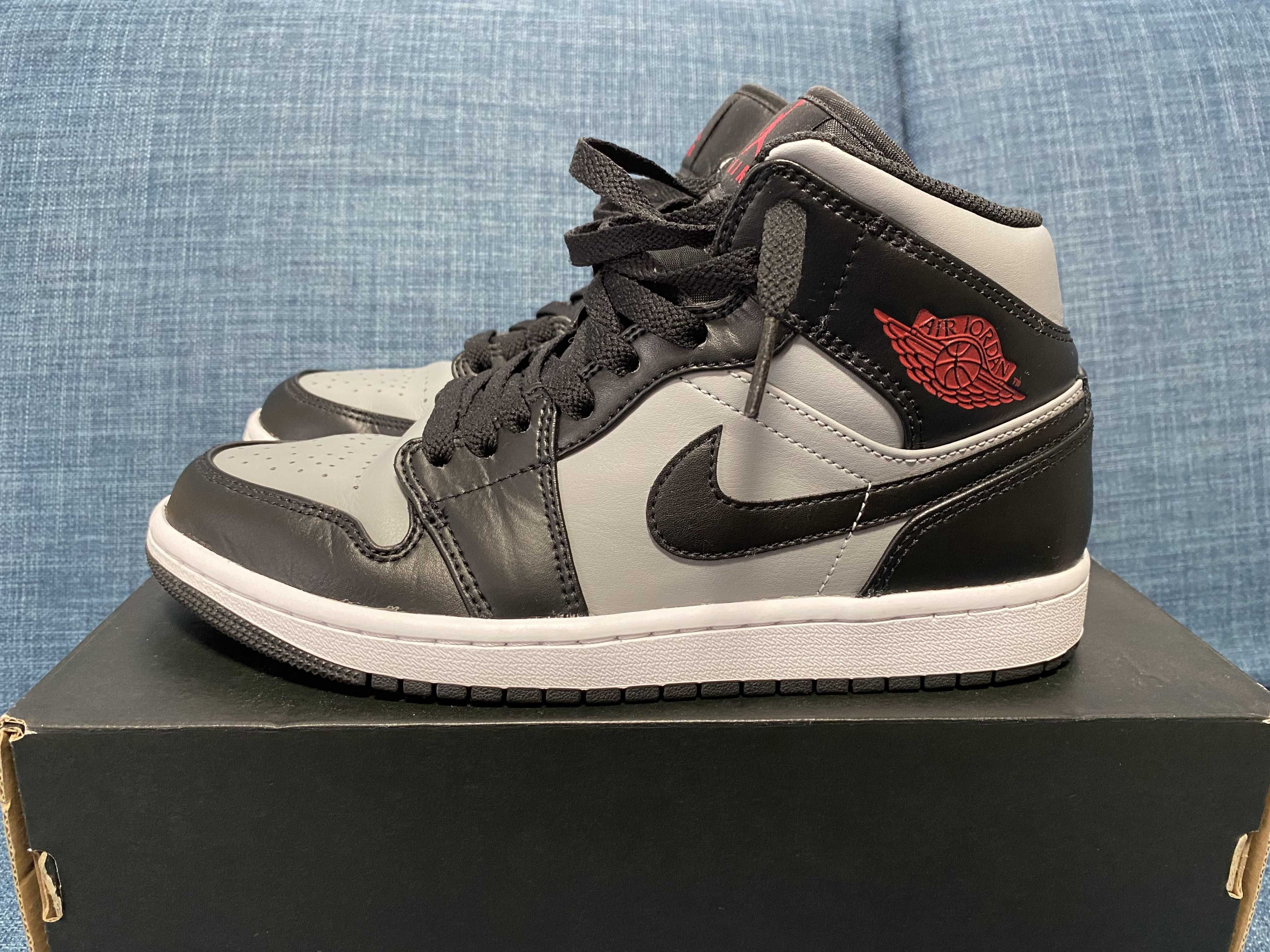 Nike Air Jordan 1 Mid "Shadow"
