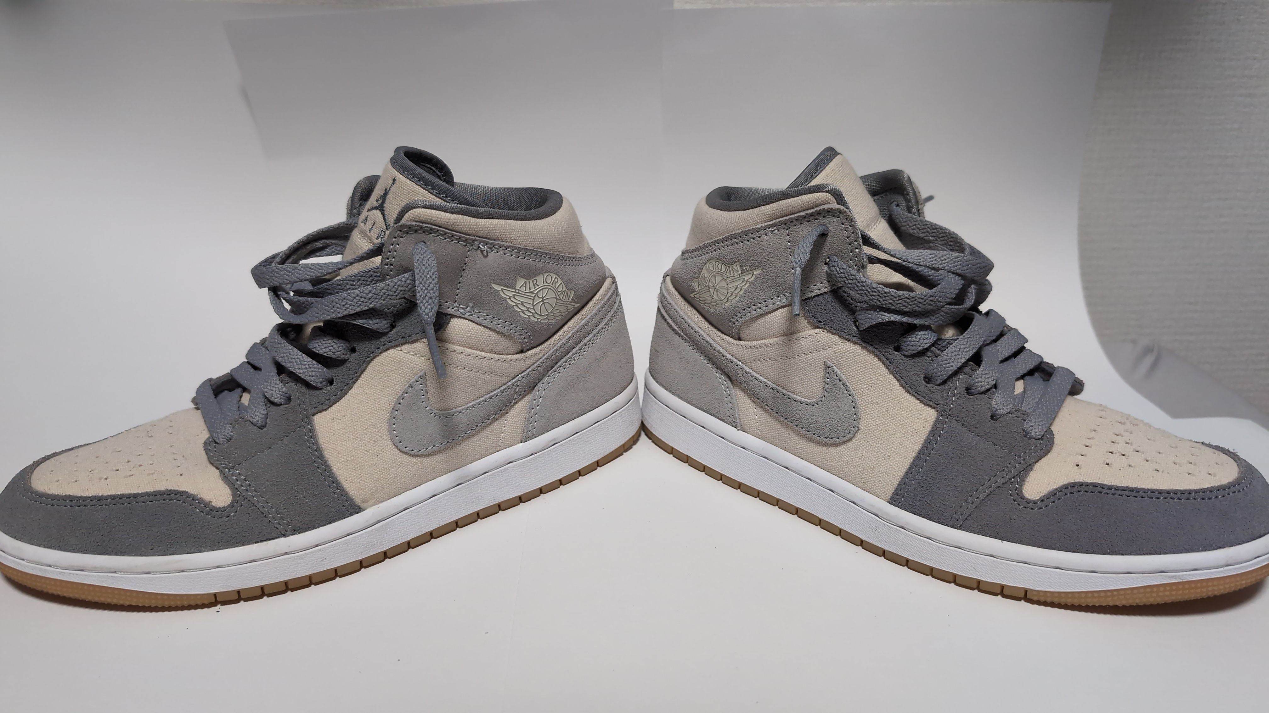 Nike Air Jordan 1 Mid SE "Coconut Milk/Particle Grey"