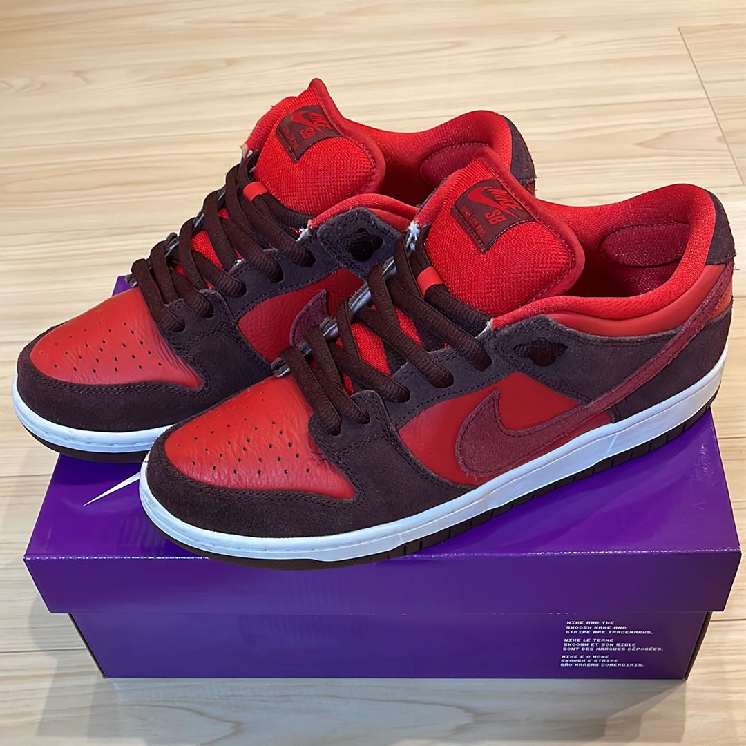 Nike SB Dunk Low "Cherry"