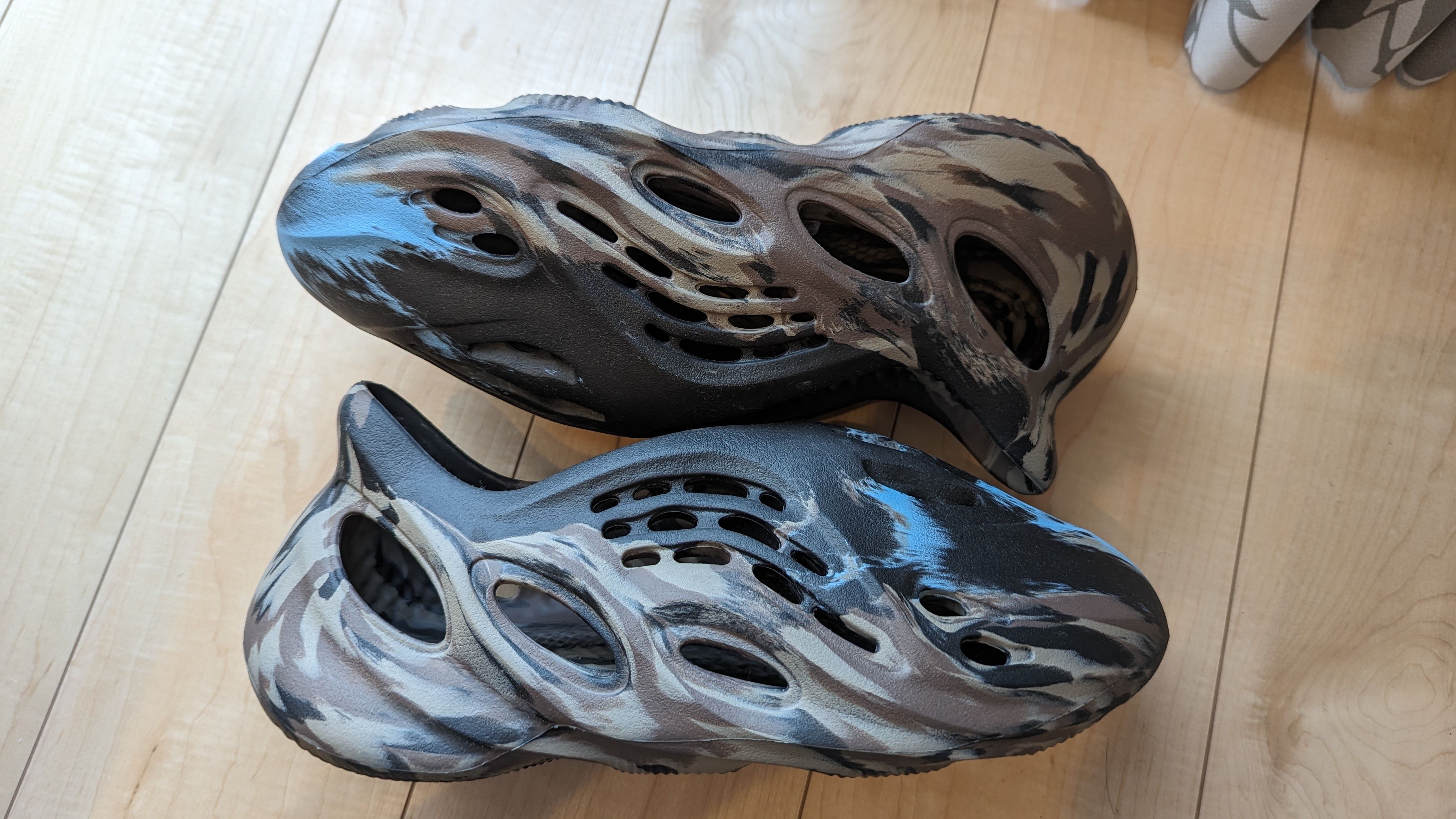 adidas YEEZY Foam Runner "MX Cinder"