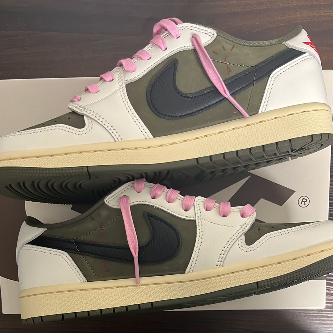Travis Scott × Nike Air Jordan 1 Low OG SP "Reverse Olive"