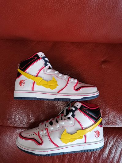 Gundam Unicorn × Nike SB Dunk High PRO QS "UNICORN"