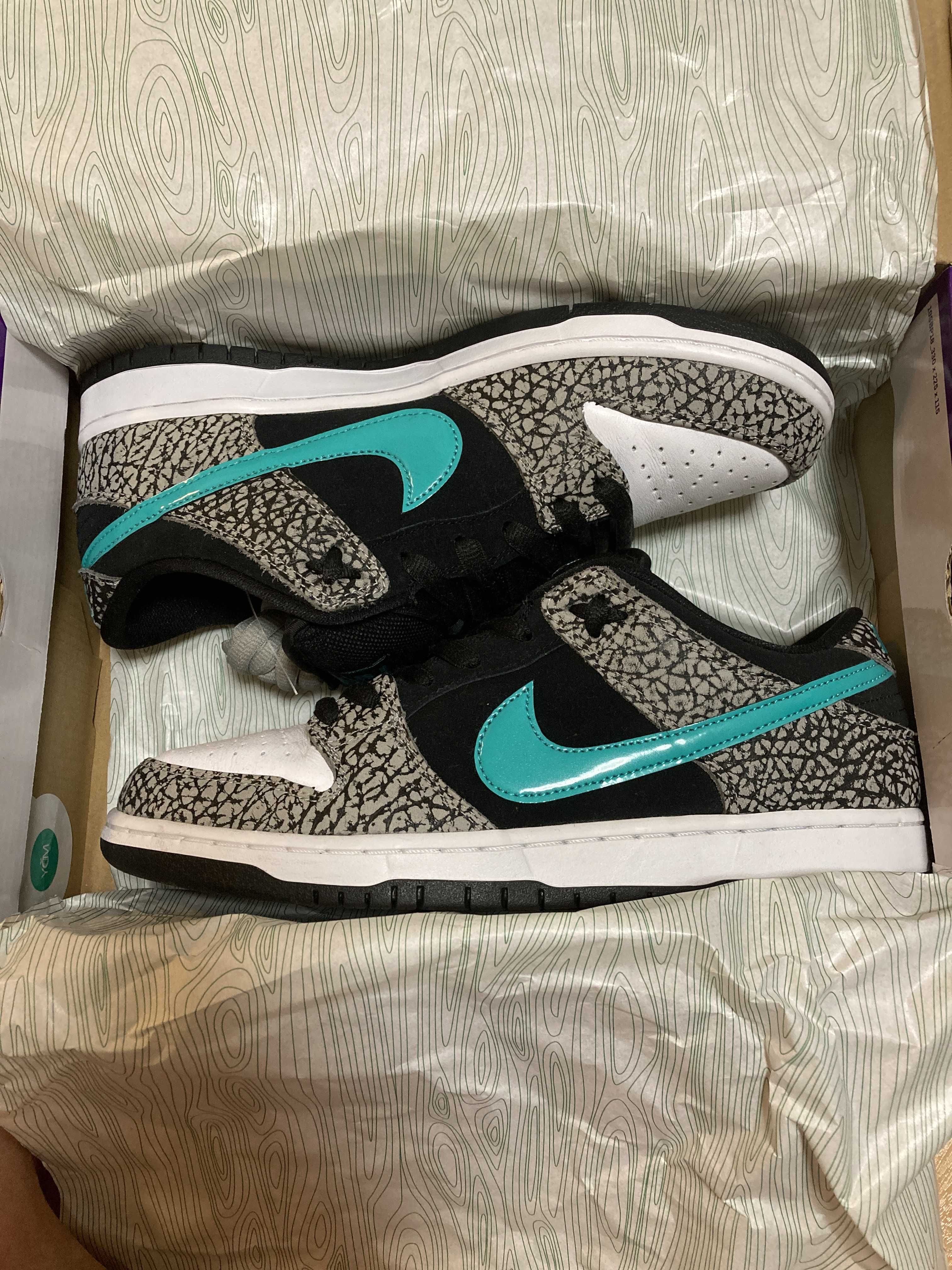 Nike SB Dunk Low "Elephant/Safari"