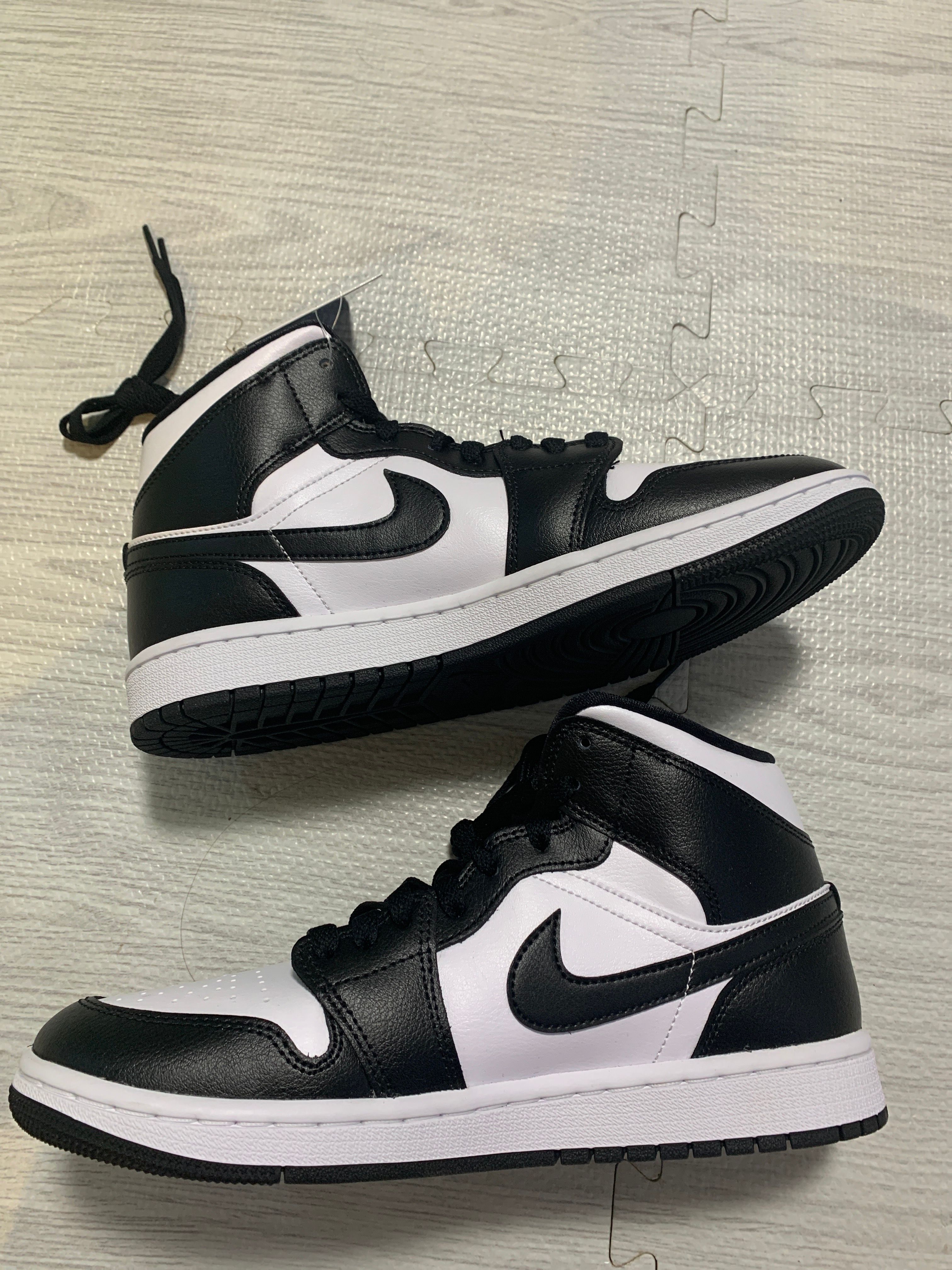 Nike Women's Air Jordan 1 Mid "Black/White"