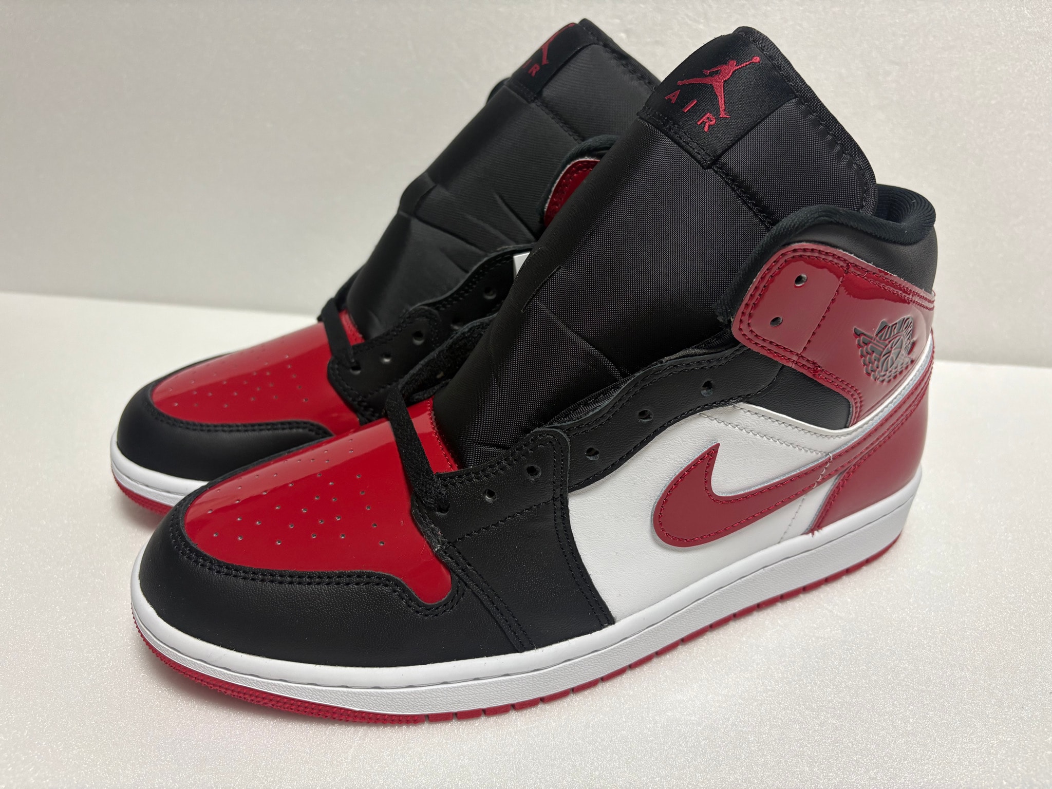 Nike Air Jordan 1 Mid SE "Black/White/Varsity Red"