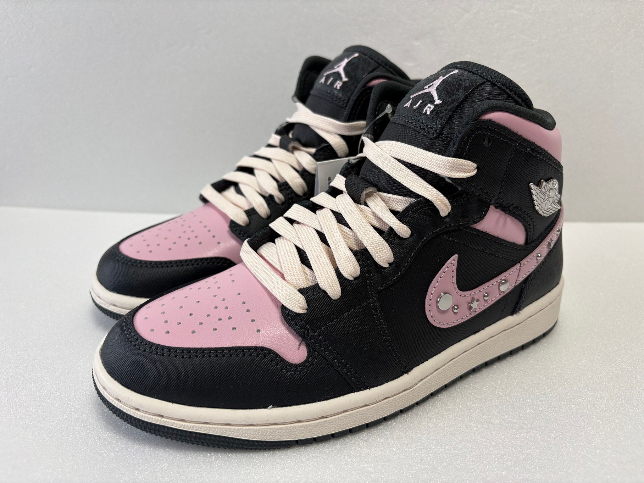 Nike Women's Air Jordan 1 Mid SE "Iced Carmine"