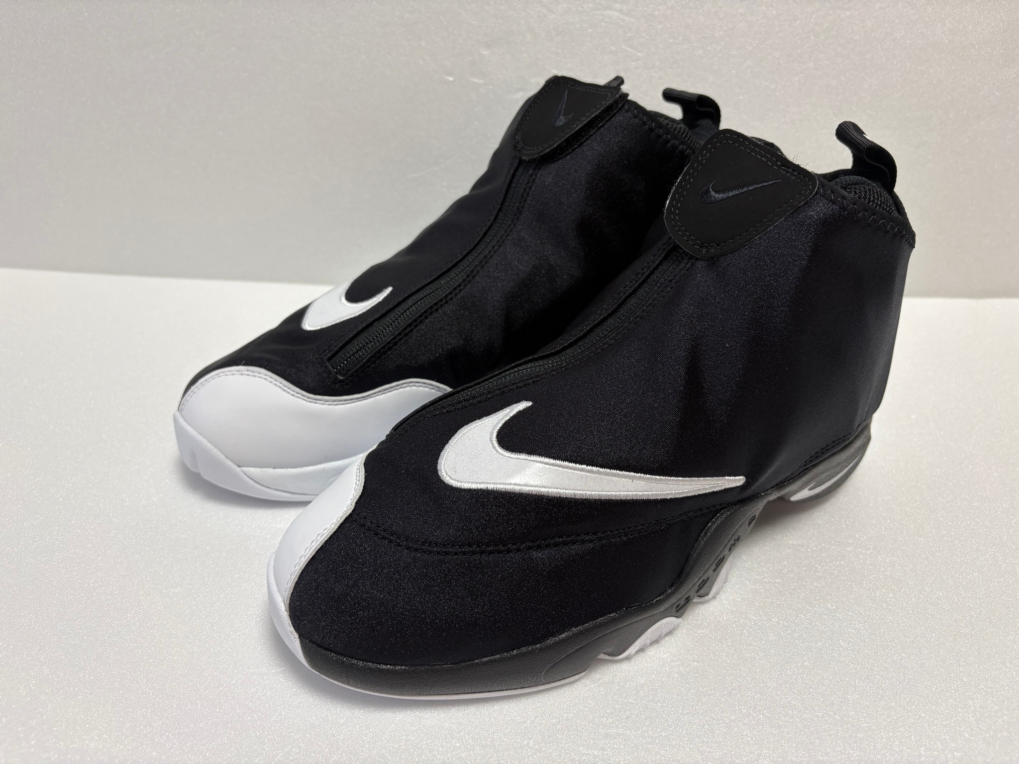 Nike Air Zoom Flight 98 The Glove "Black/University Red/White"