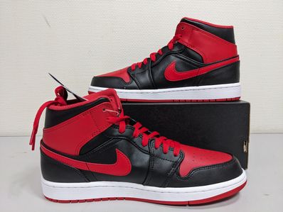 Nike Air Jordan 1 Mid "Bred Toe"