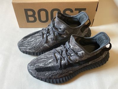 adidas YEEZY Boost 350V2 "Dark Salt"