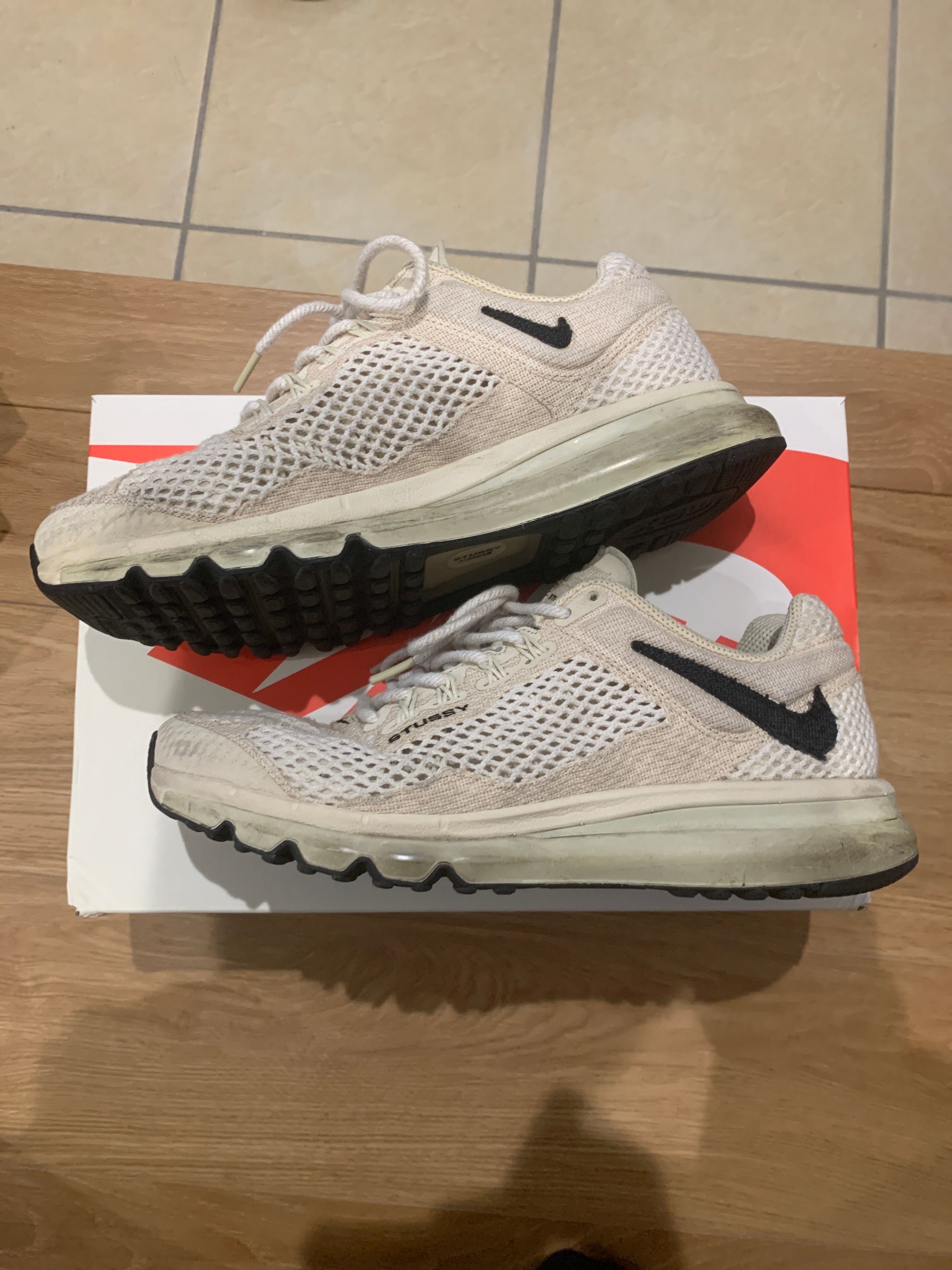 Stussy × Nike Air Max 2013 "Fossil"