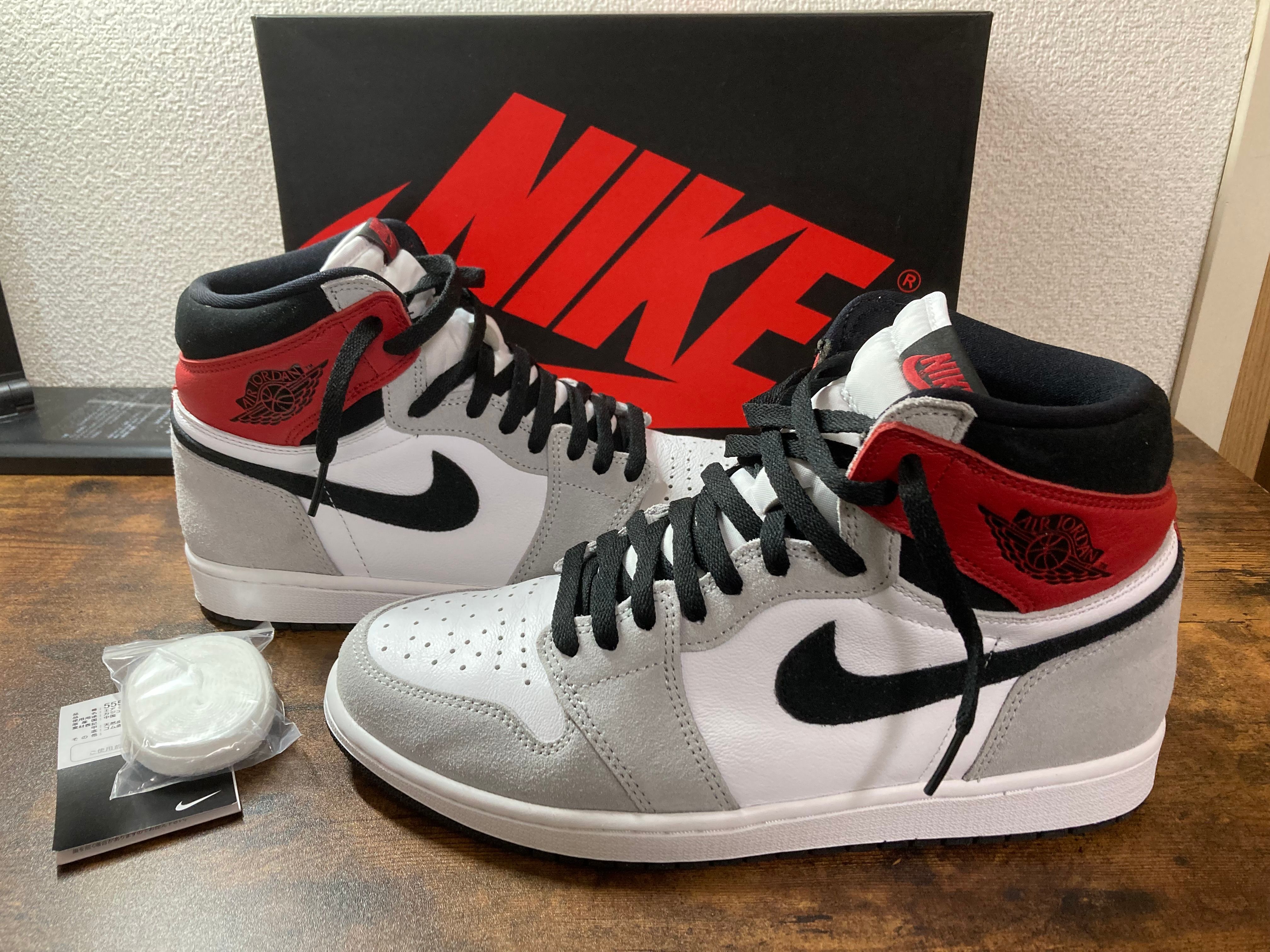 Nike Air Jordan 1 High OG "White/Black/Light Smoke Grey"