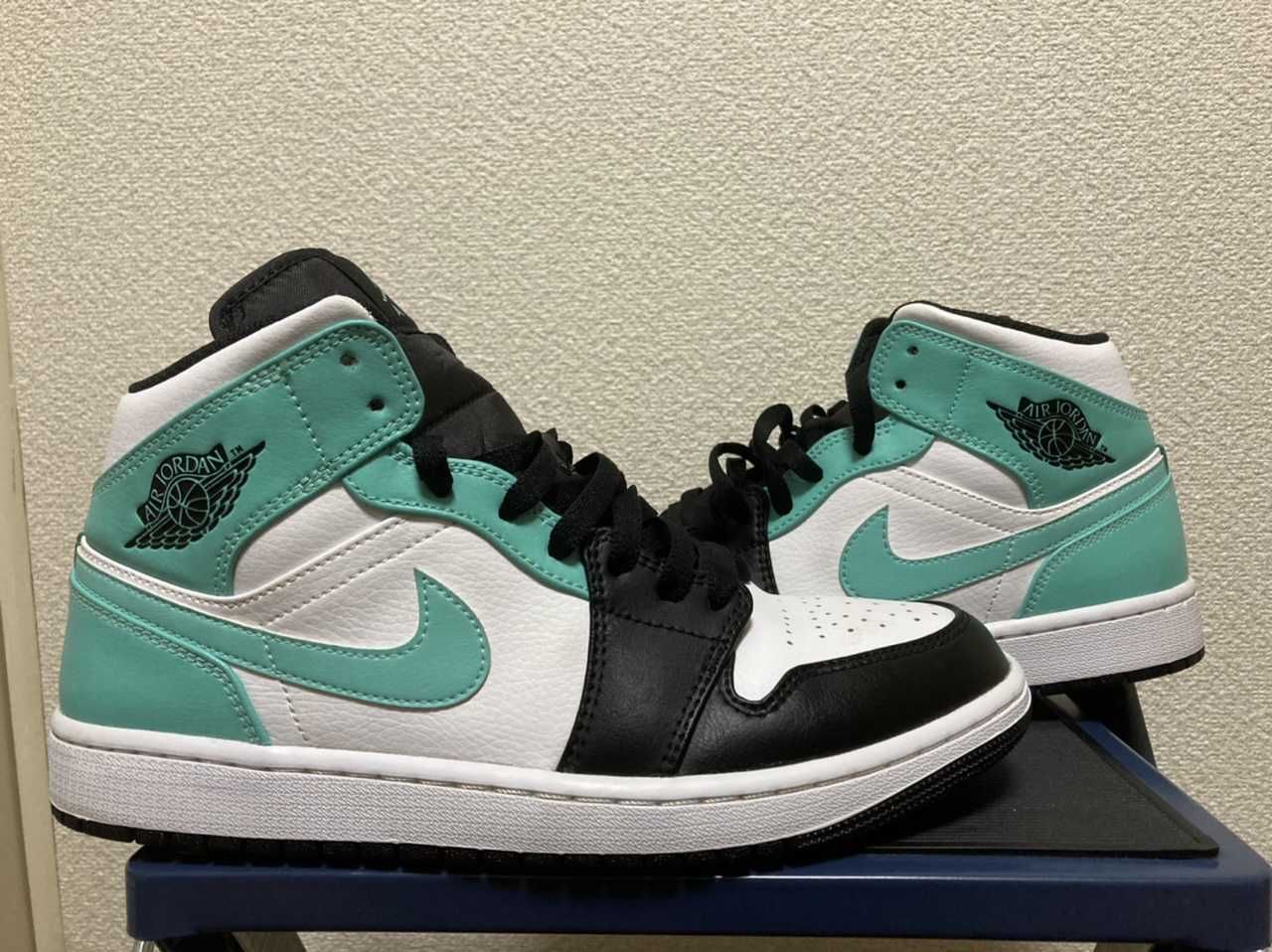 Nike Air Jordan 1 Mid "Tropical Twist"